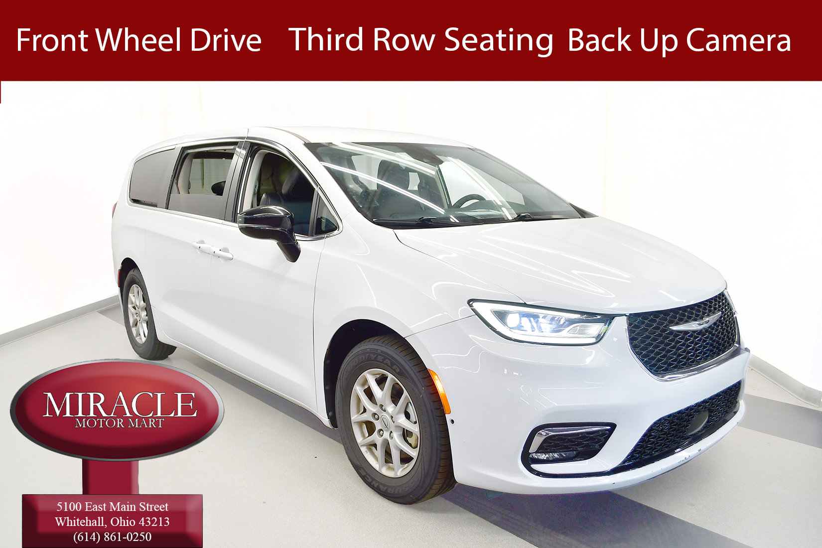 2024 Chrysler Pacifica Touring L's photo