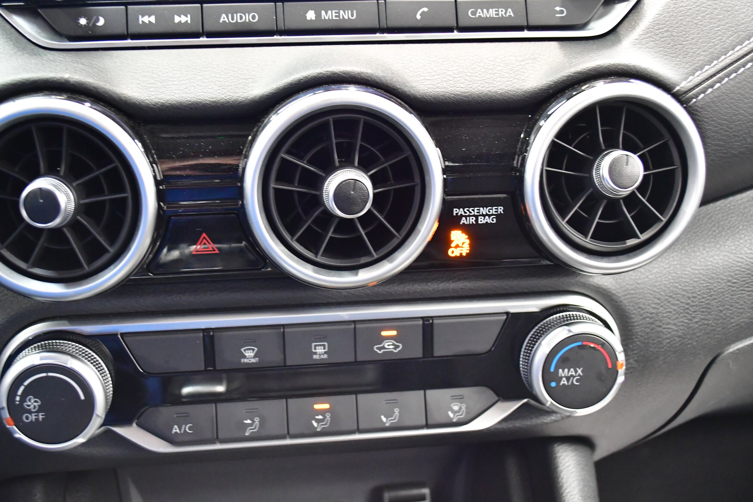2025 Nissan Sentra SV - Photo 26