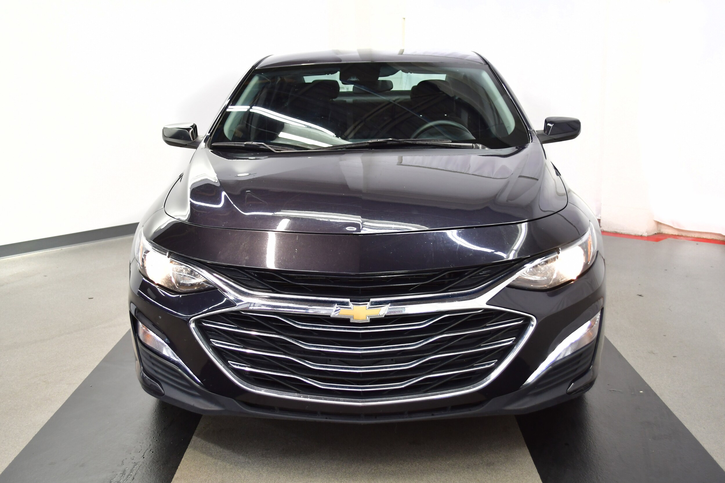 2023 Chevrolet Malibu 1LT photo 2