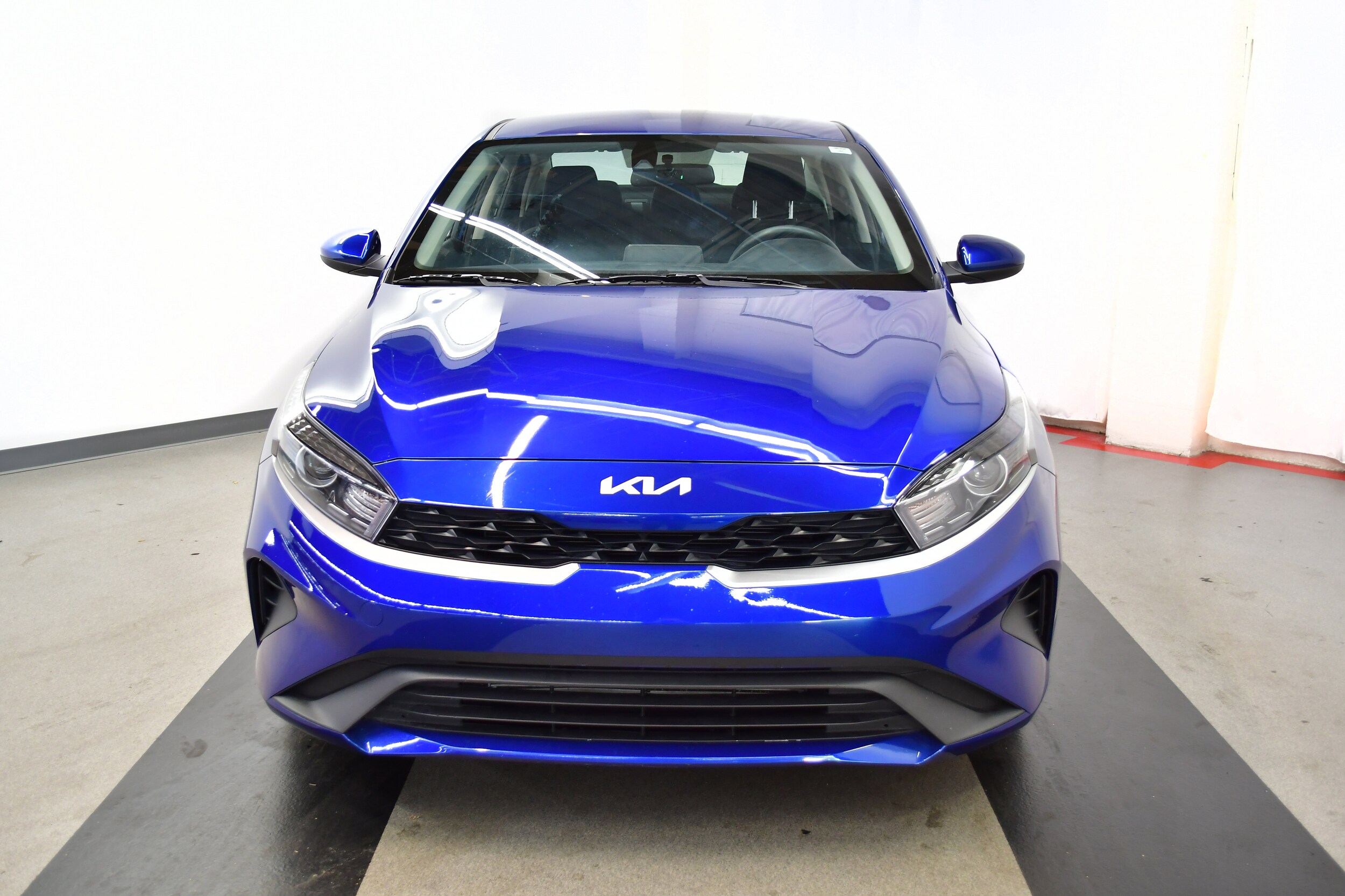 2024 Kia Forte LXS photo 3