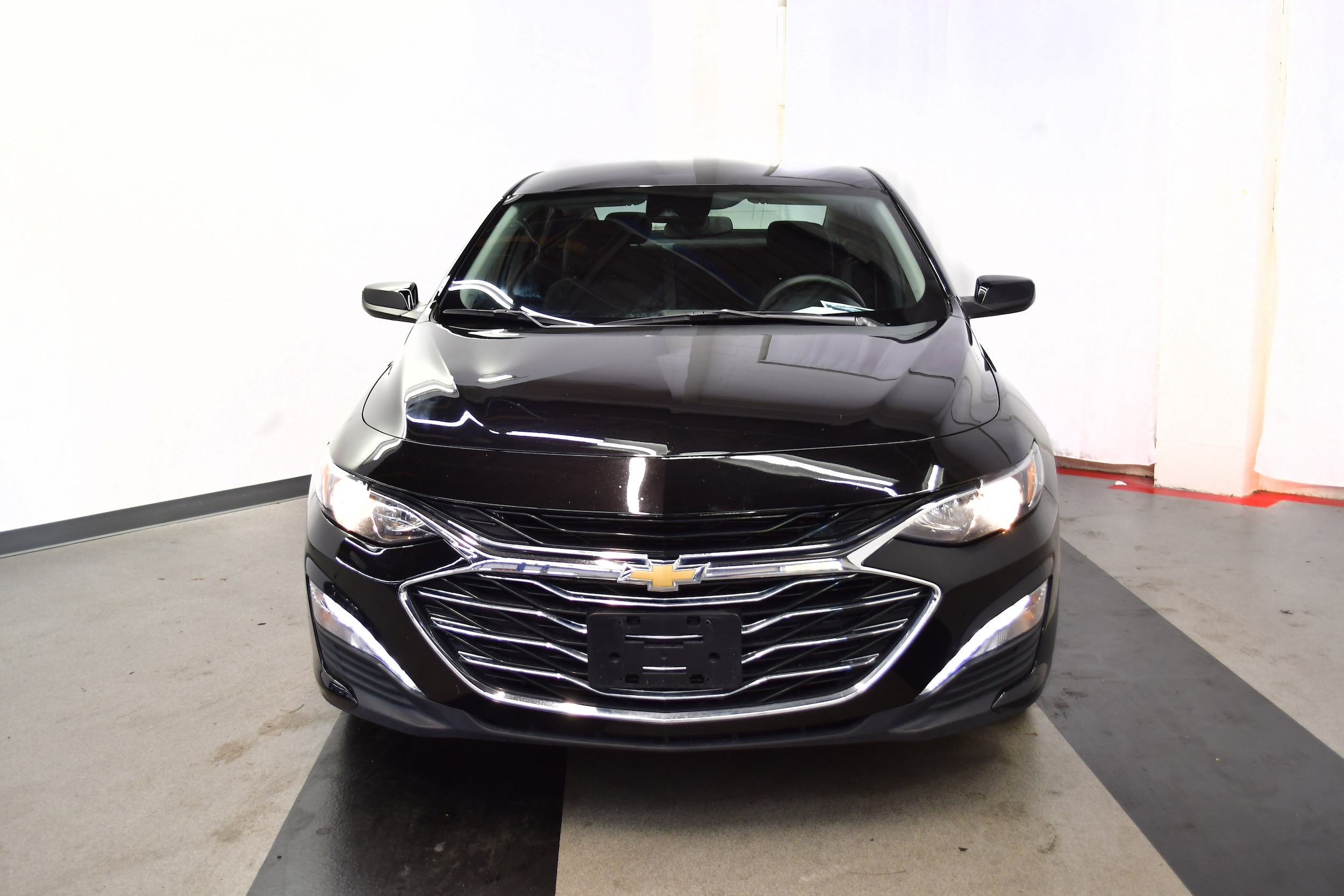 2024 Chevrolet Malibu 1LT photo 2