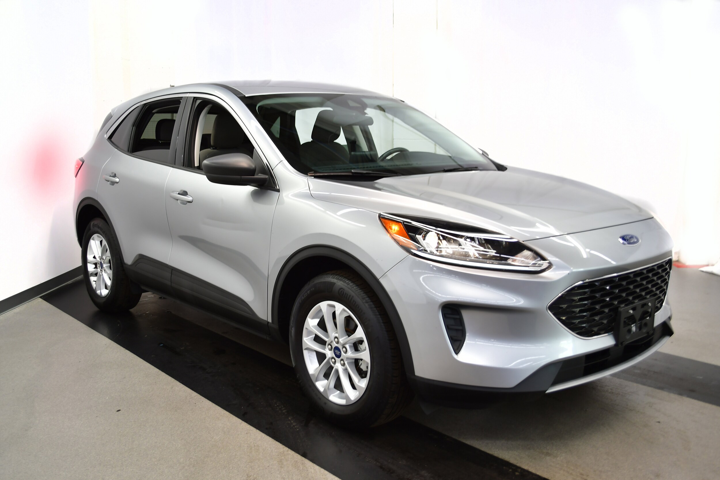 2022 Ford Escape SE photo 2
