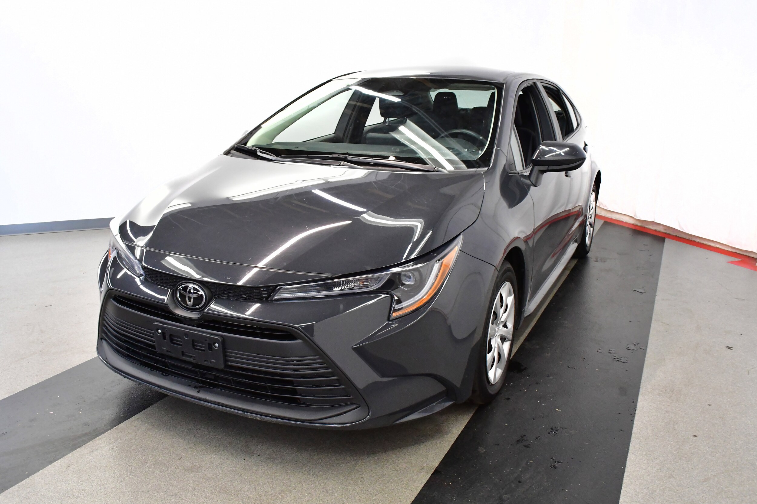 2024 Toyota Corolla LE photo 4