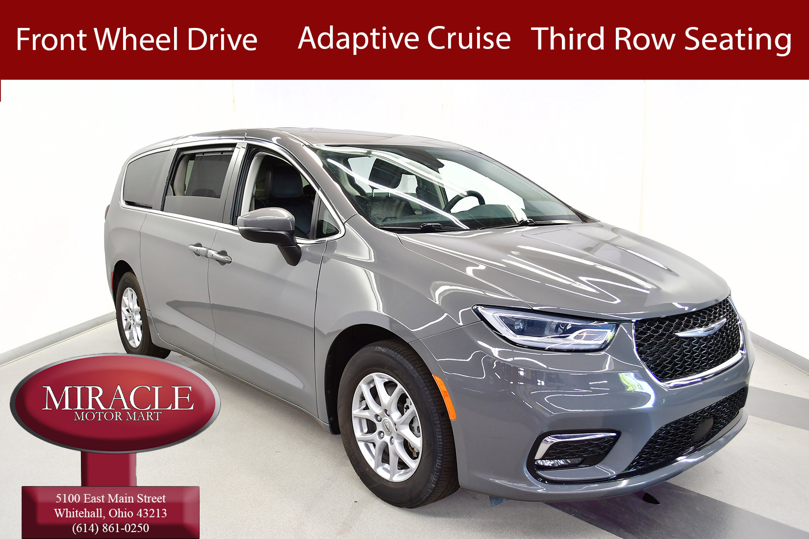 2023 Chrysler Pacifica Touring L's photo