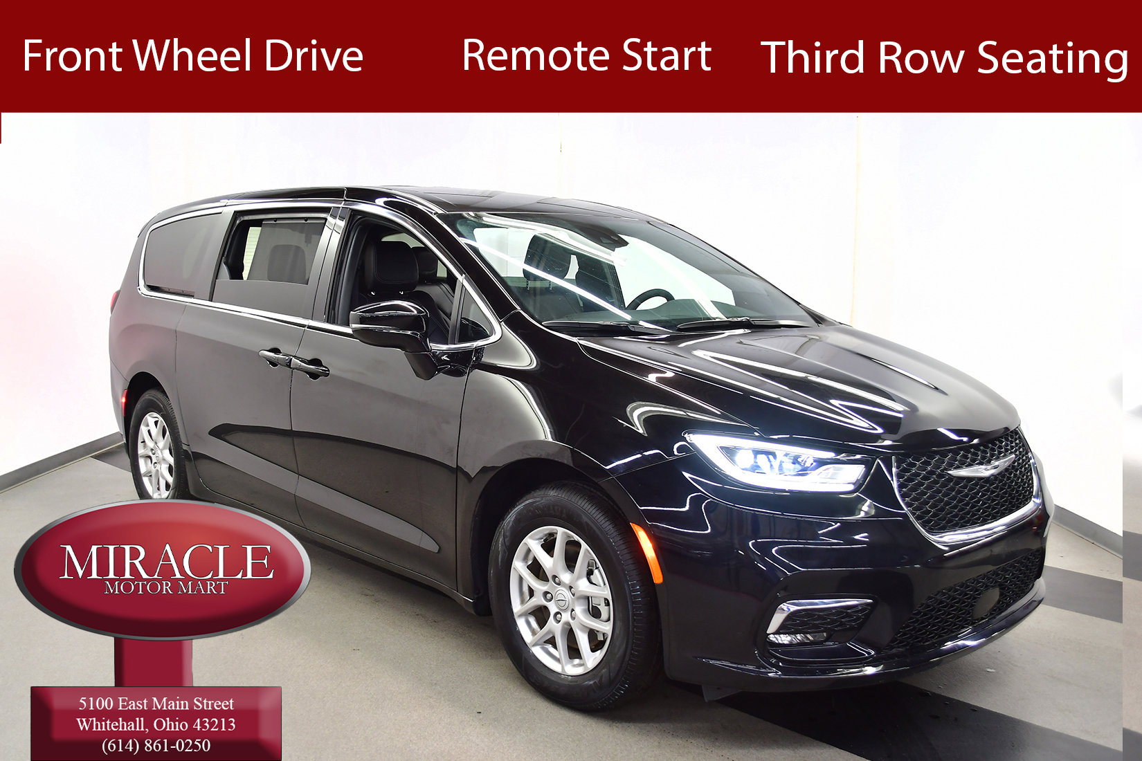 2025 Chrysler Pacifica Select's photo