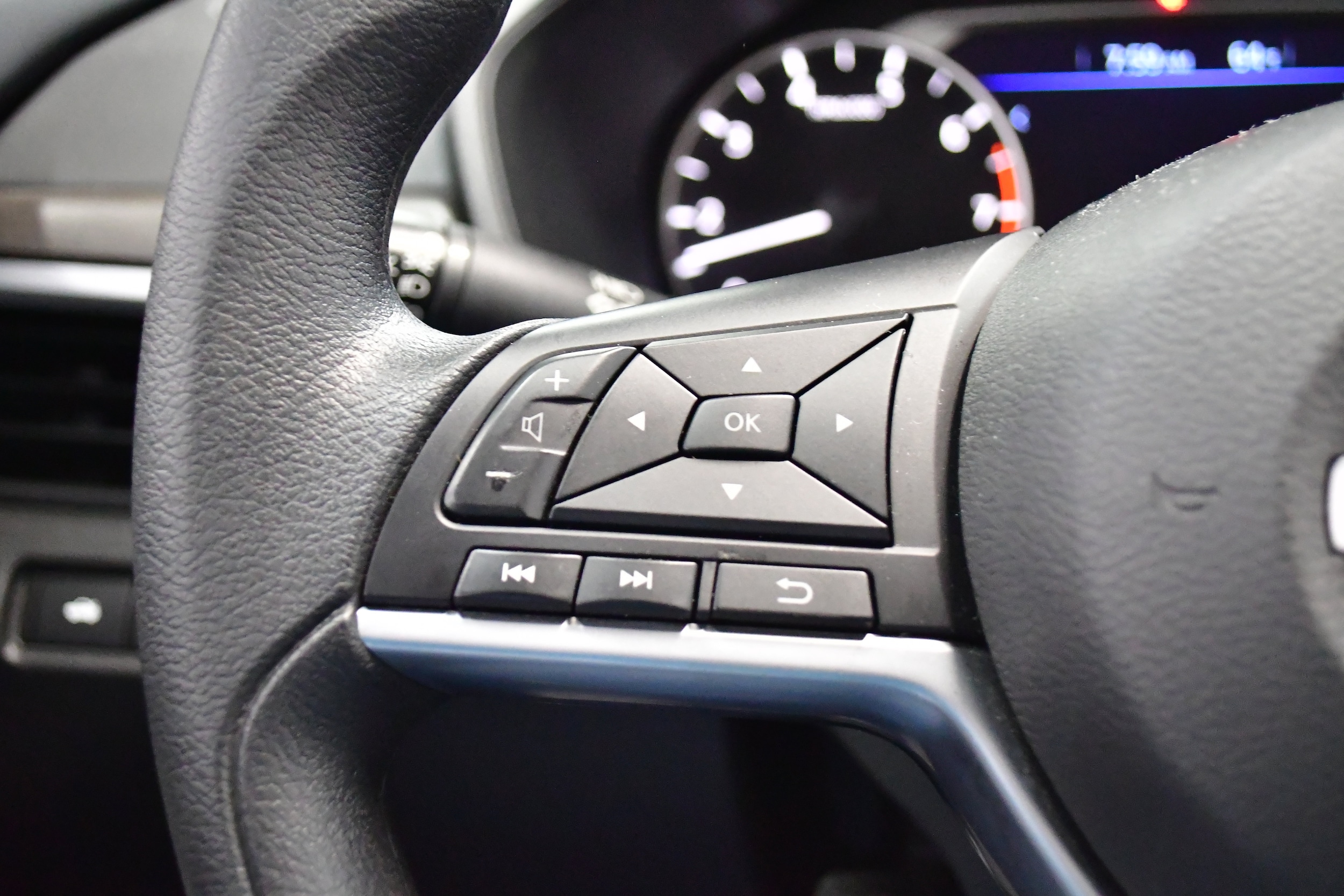 2025 Nissan Altima SV - Photo 21
