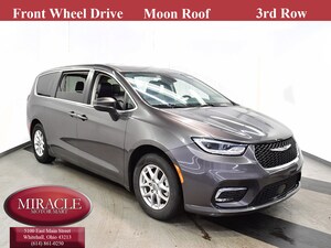2023 Chrysler Pacifica Touring L Van