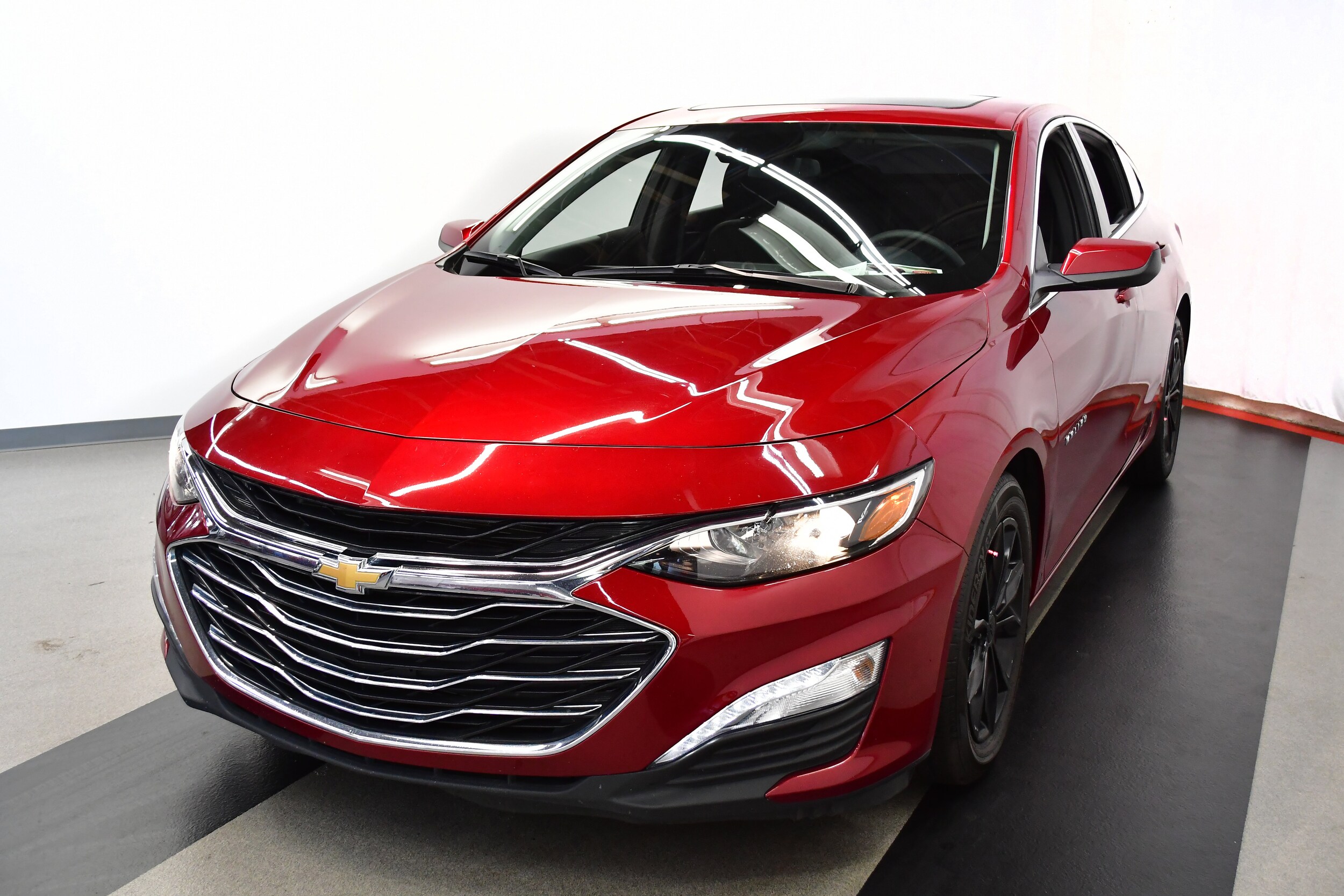 2025 Chevrolet Malibu 1LT photo 4