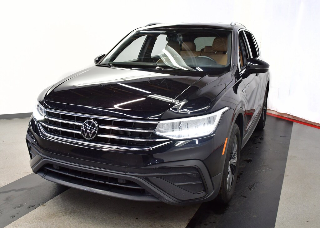 Used 2024 Volkswagen Tiguan SE SUV