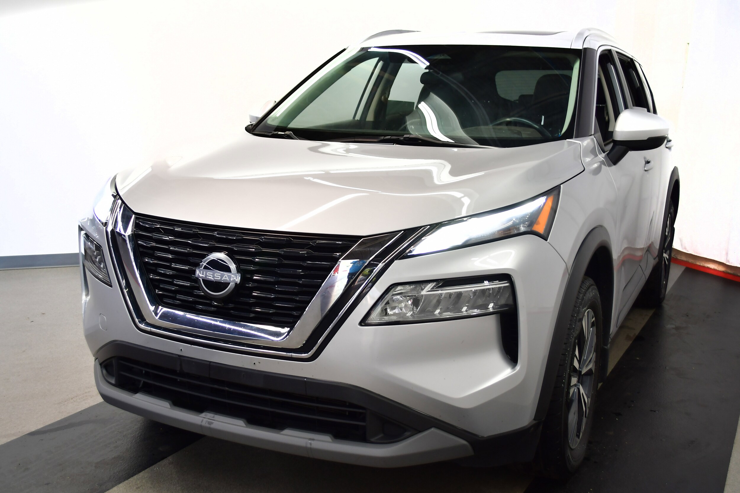 2022 Nissan Rogue SV photo 4