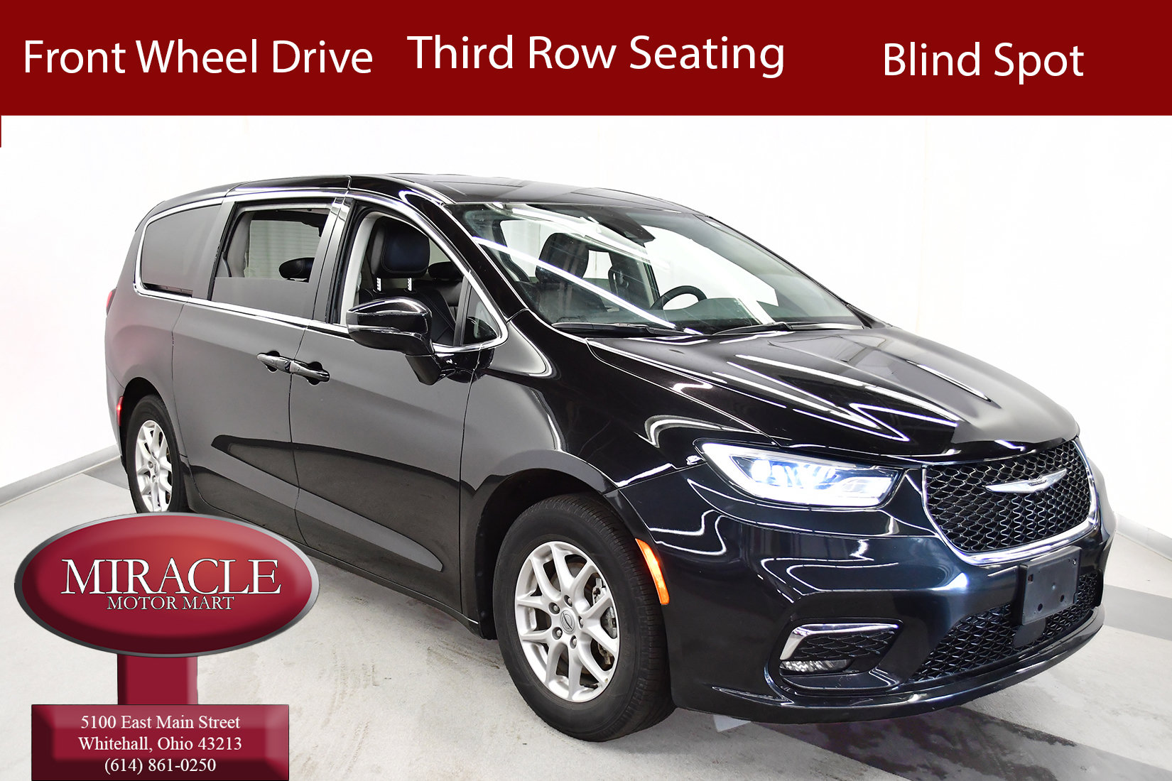 2024 Chrysler Pacifica Touring L's photo