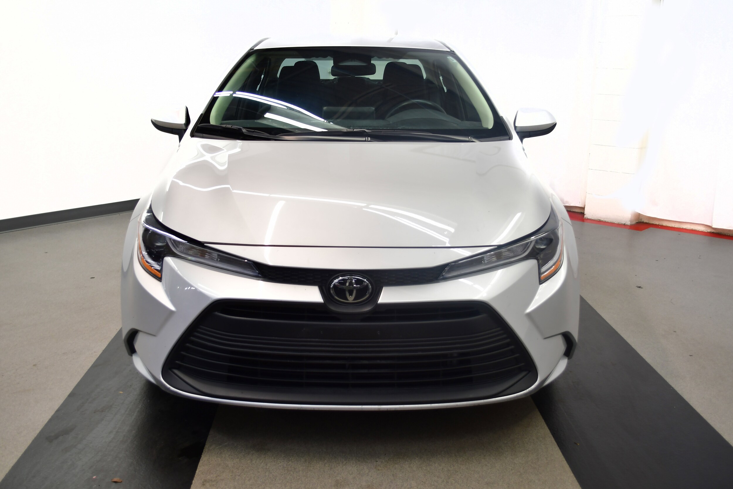 2024 Toyota Corolla LE photo 3