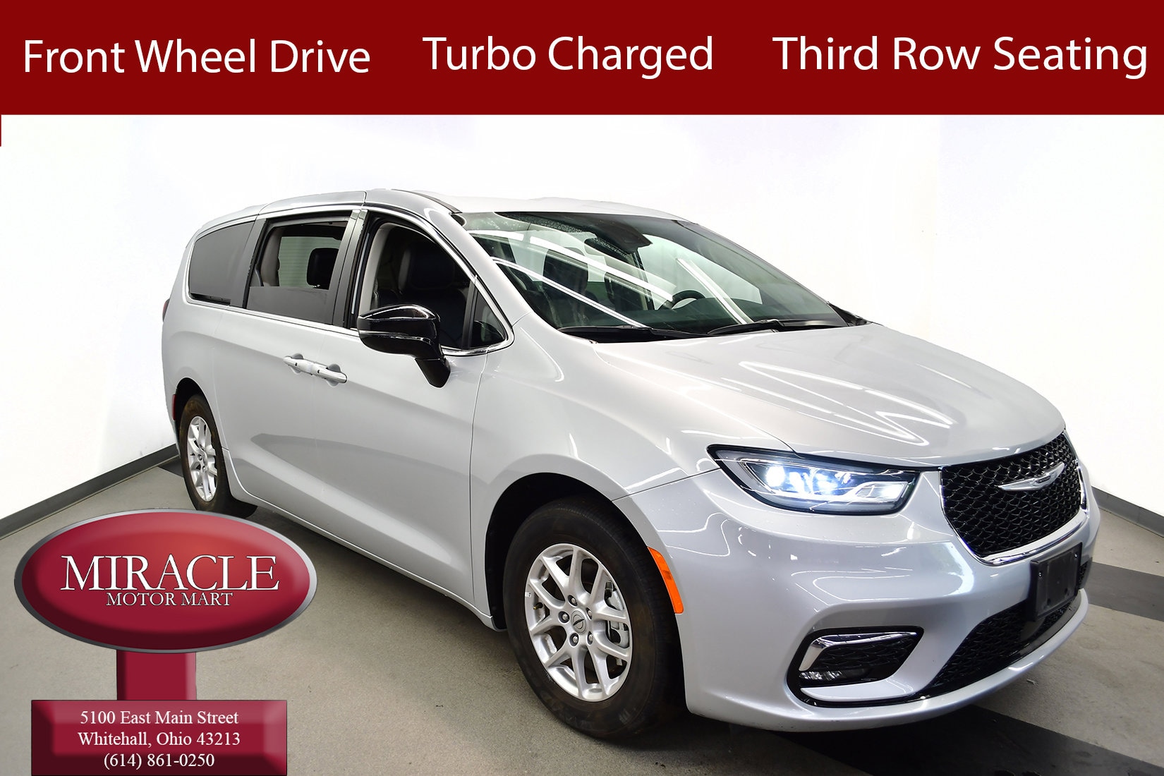2024 Chrysler Pacifica Touring L's photo
