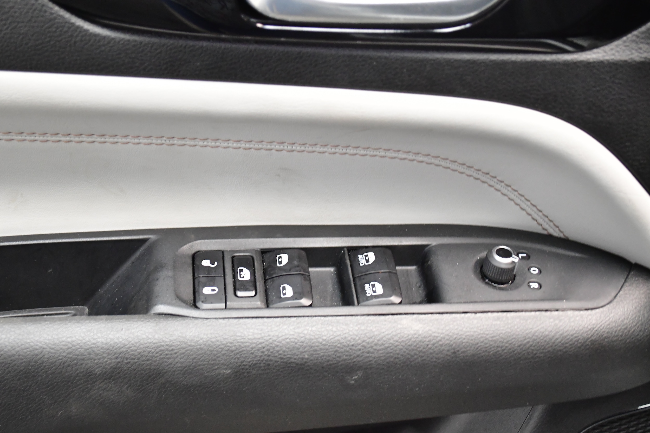 2025 Jeep Compass Limited - Photo 16