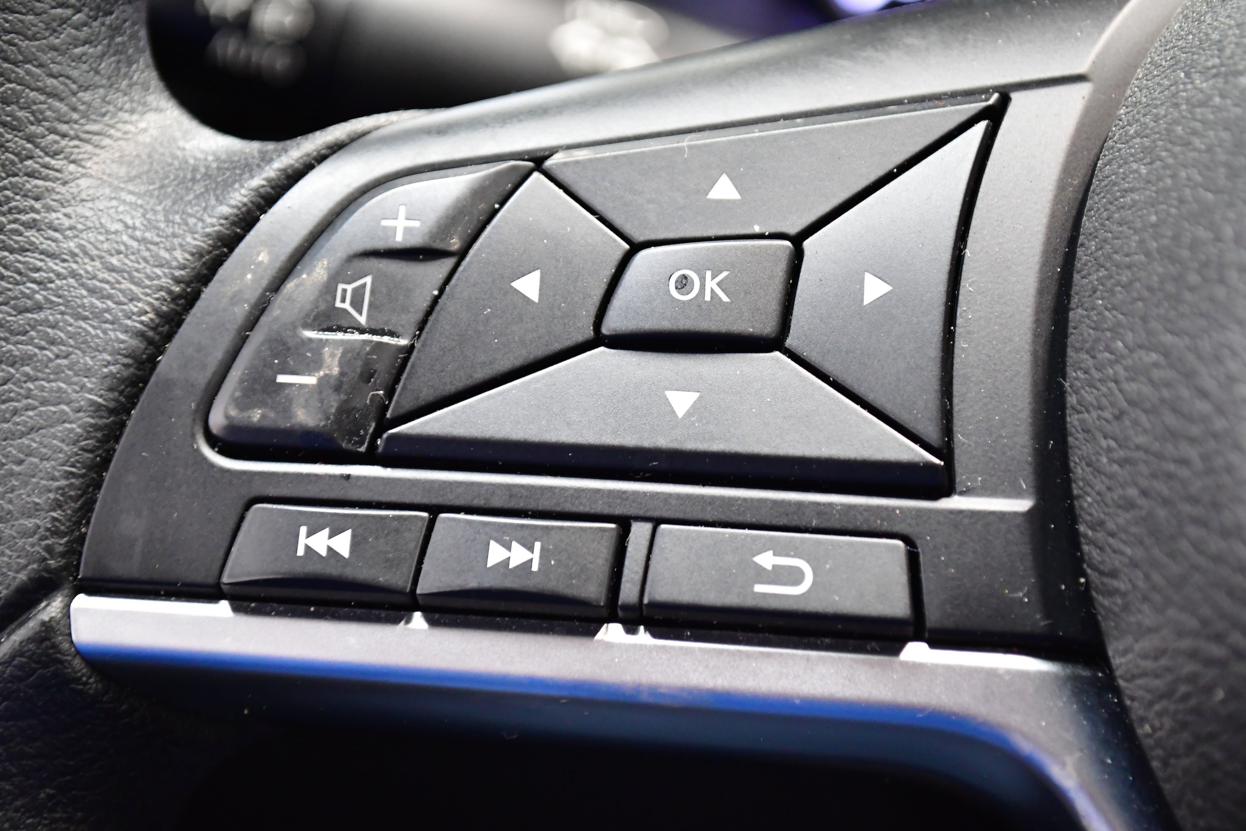 2025 Nissan Sentra SV - Photo 21