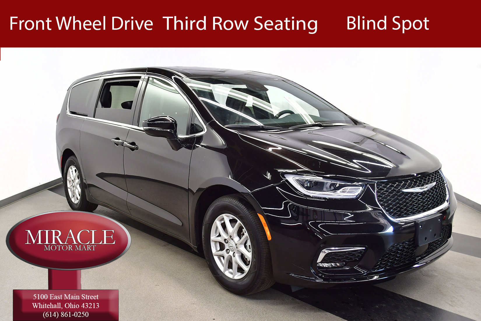 2025 Chrysler Pacifica Select's photo