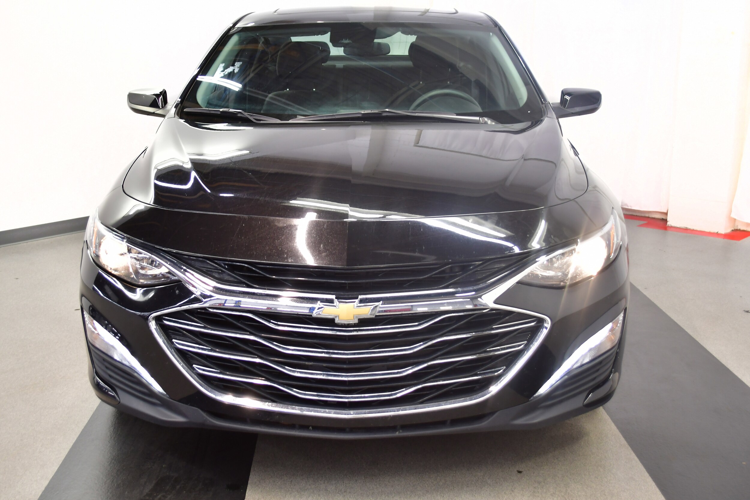 2024 Chevrolet Malibu 1LT photo 2