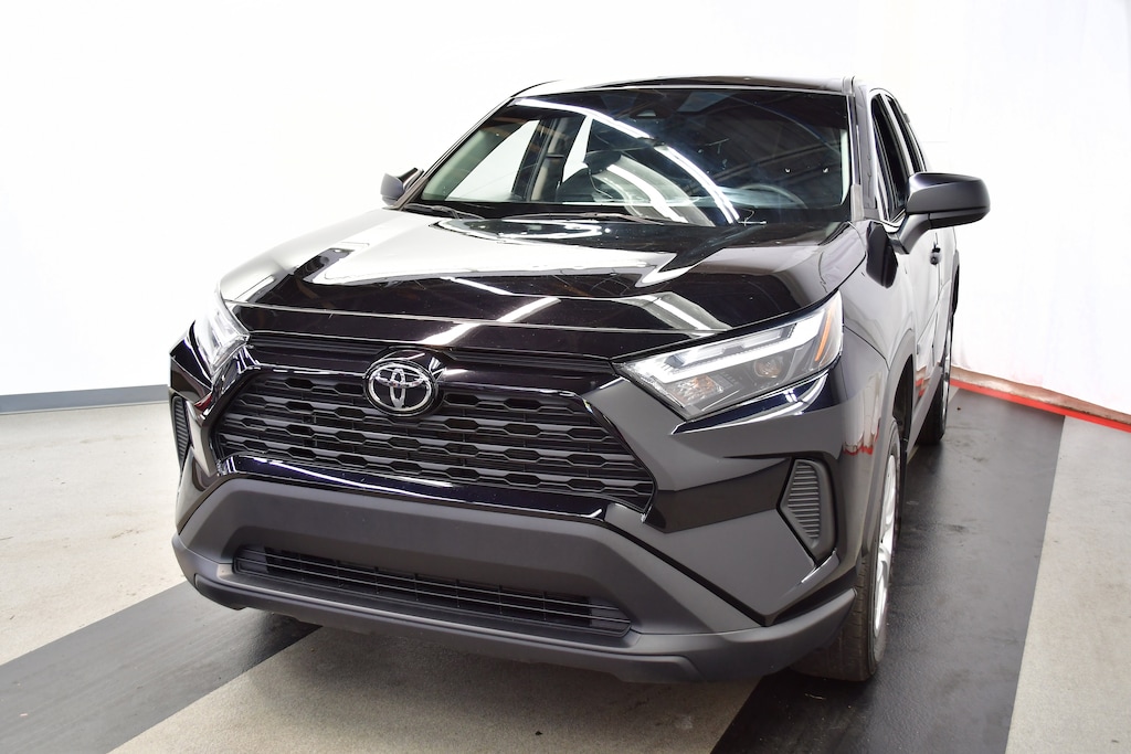 Used 2023 Toyota RAV4 LE LE FWD
