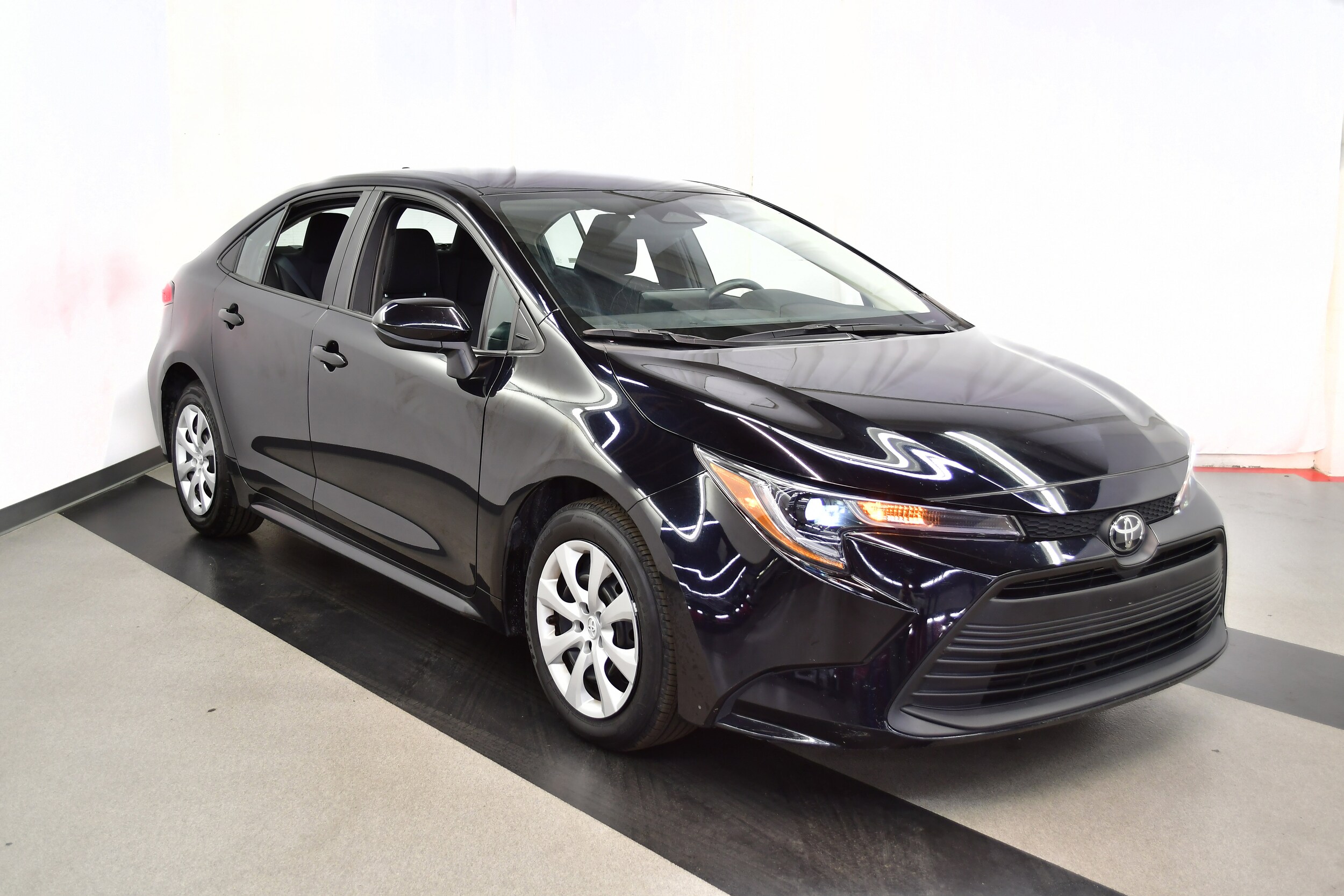 2024 Toyota Corolla LE photo 2