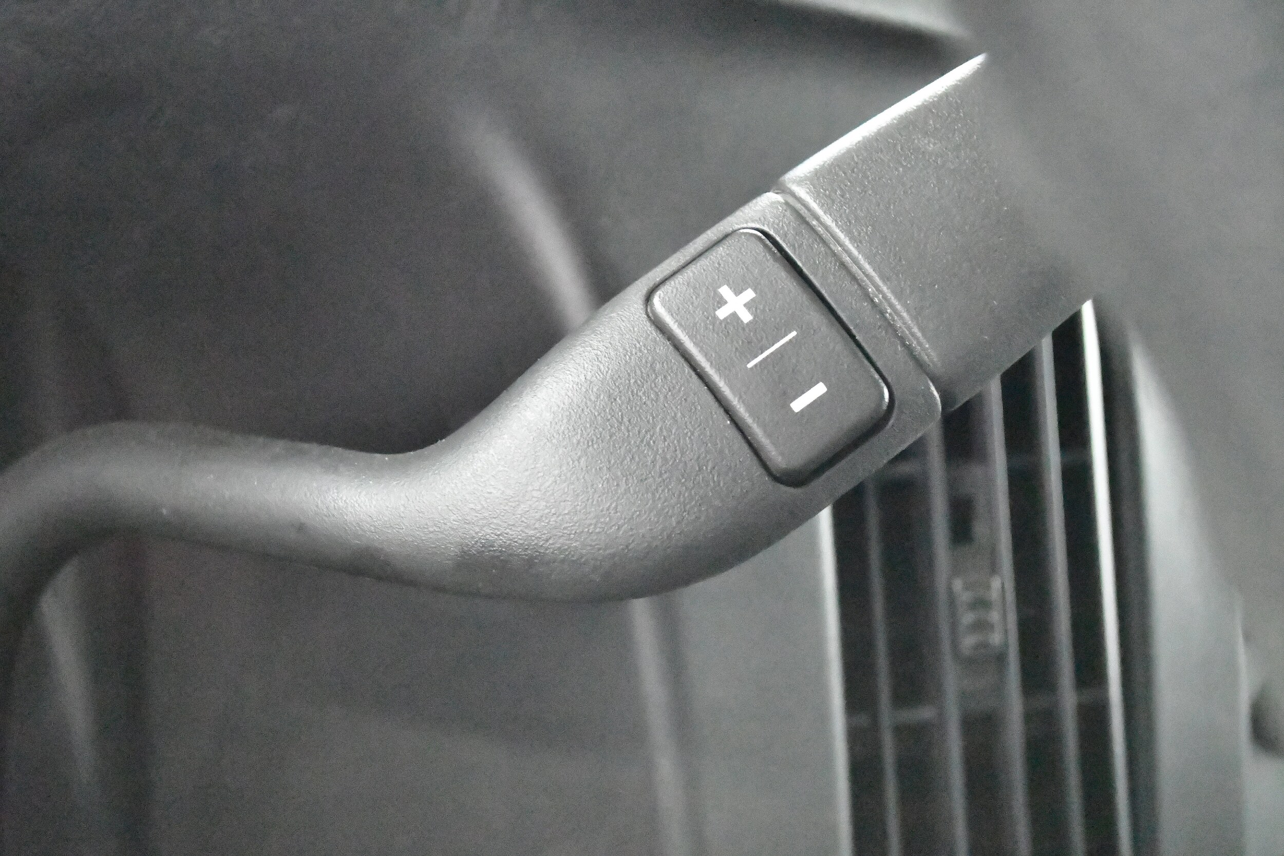 2024 Chevrolet Express Passenger LT - Photo 24