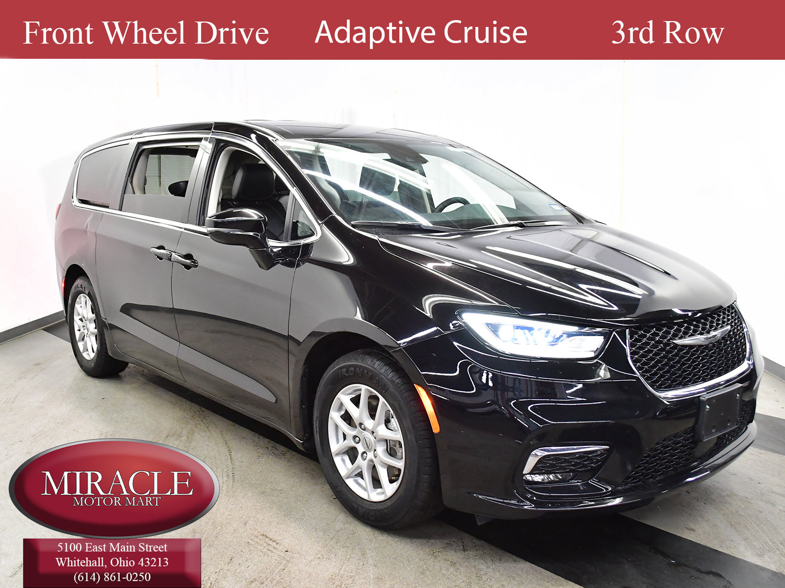 2024 Chrysler Pacifica Touring L's photo