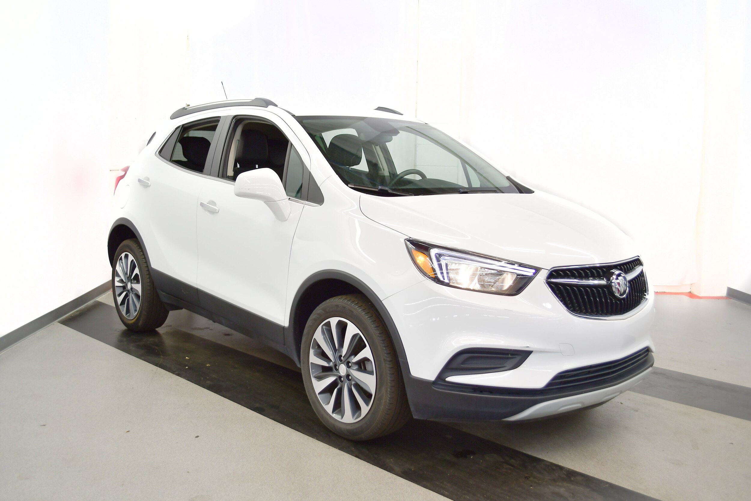 2022 Buick Encore Preferred photo 2