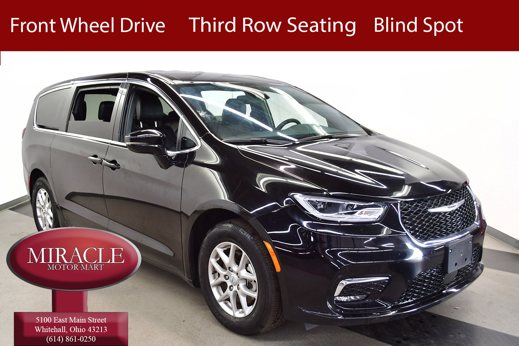 2025 Chrysler Pacifica Select's photo