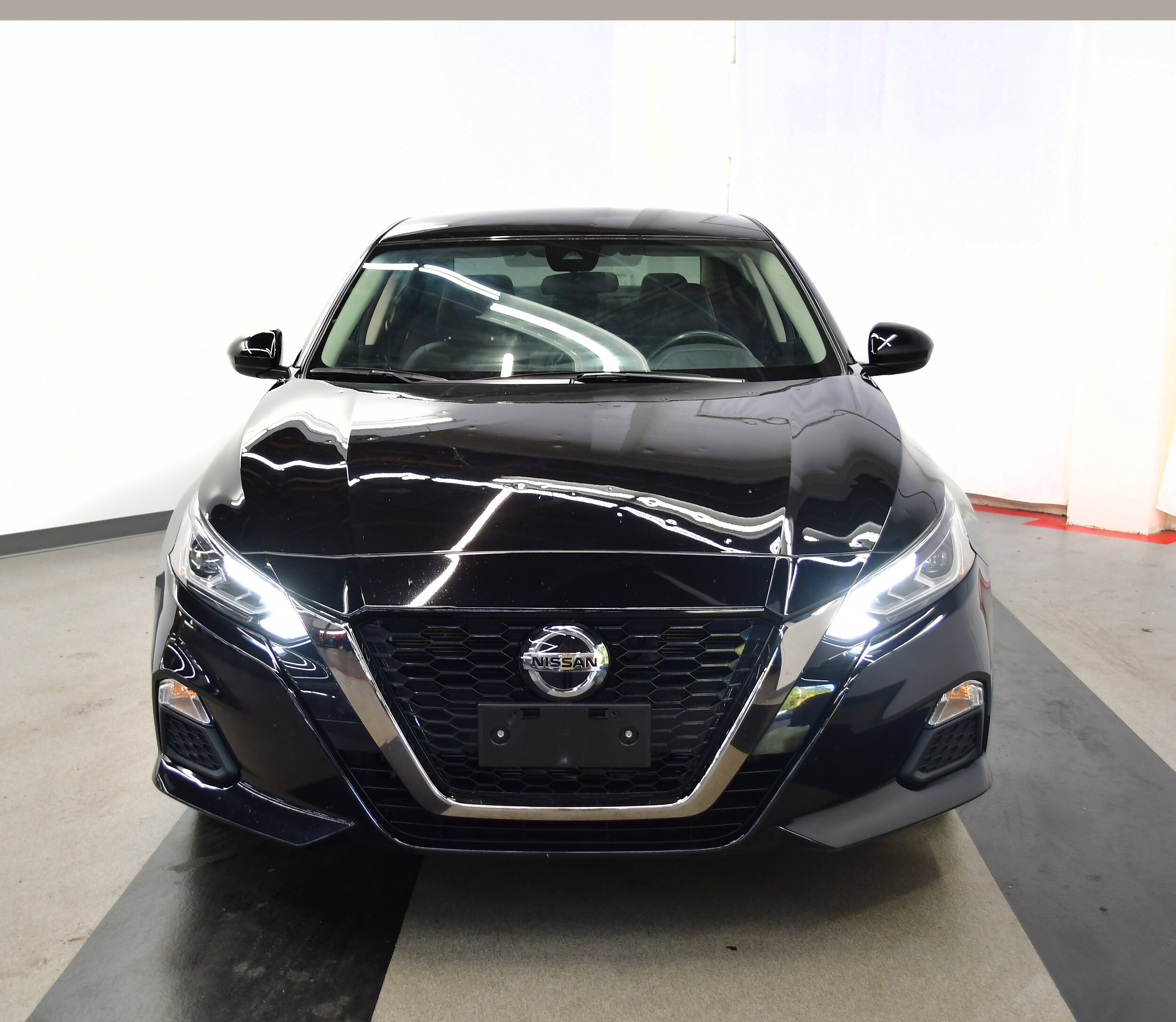 2022 Nissan Altima 2.5 SR photo 2