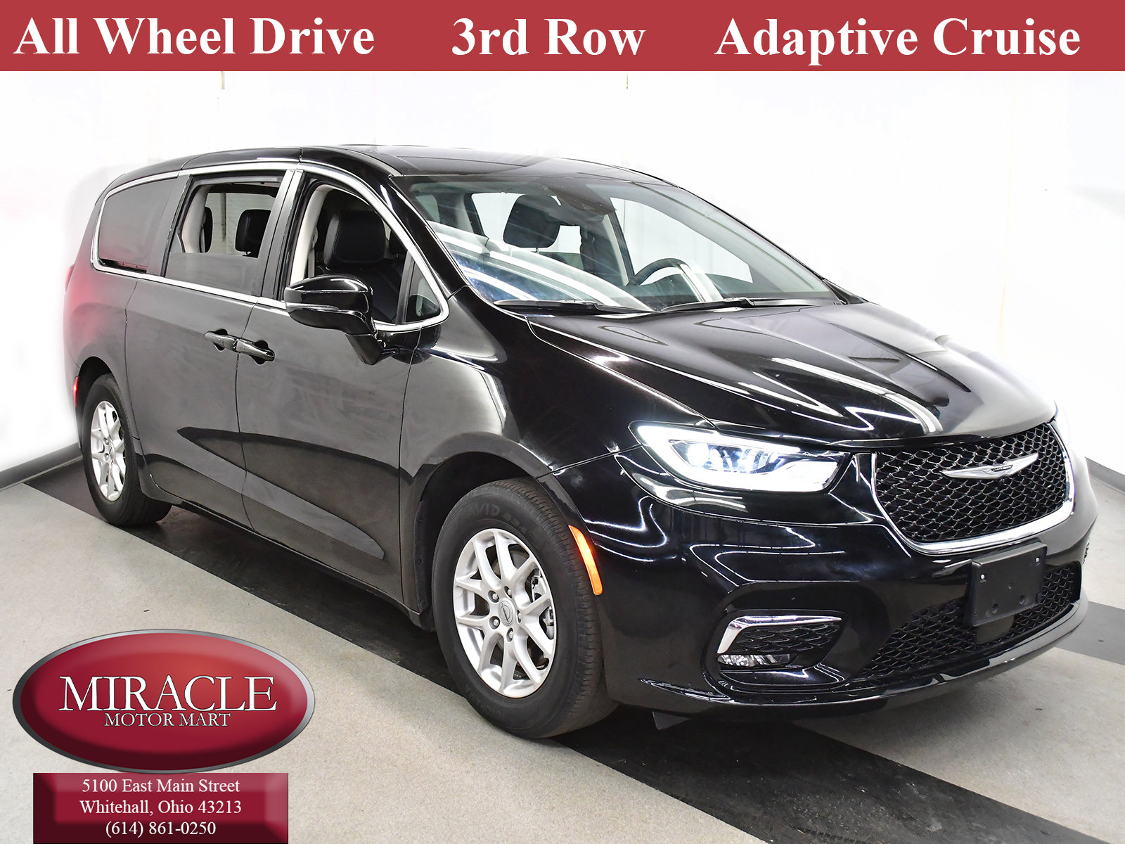 2024 Chrysler Pacifica Touring L's photo