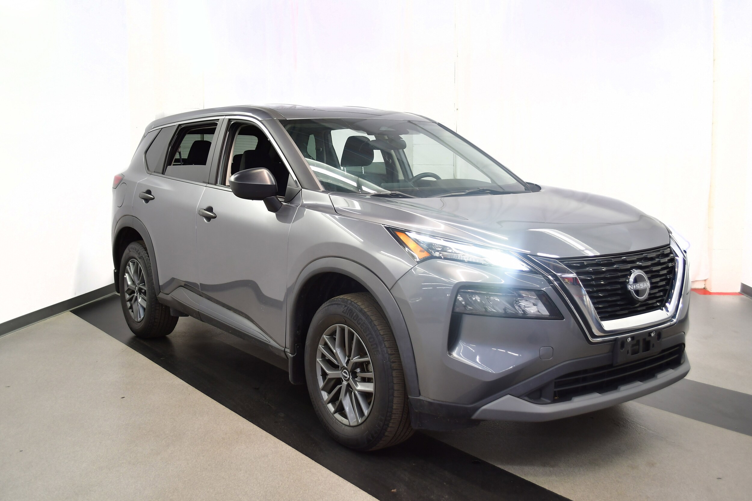 2023 Nissan Rogue S photo 2