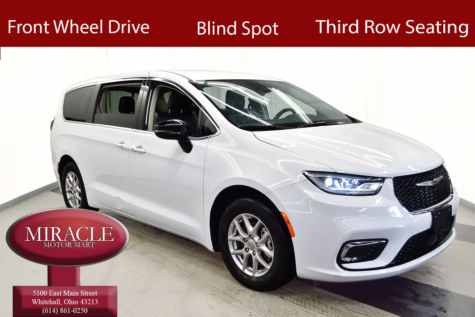 2024 Chrysler Pacifica Touring L's photo