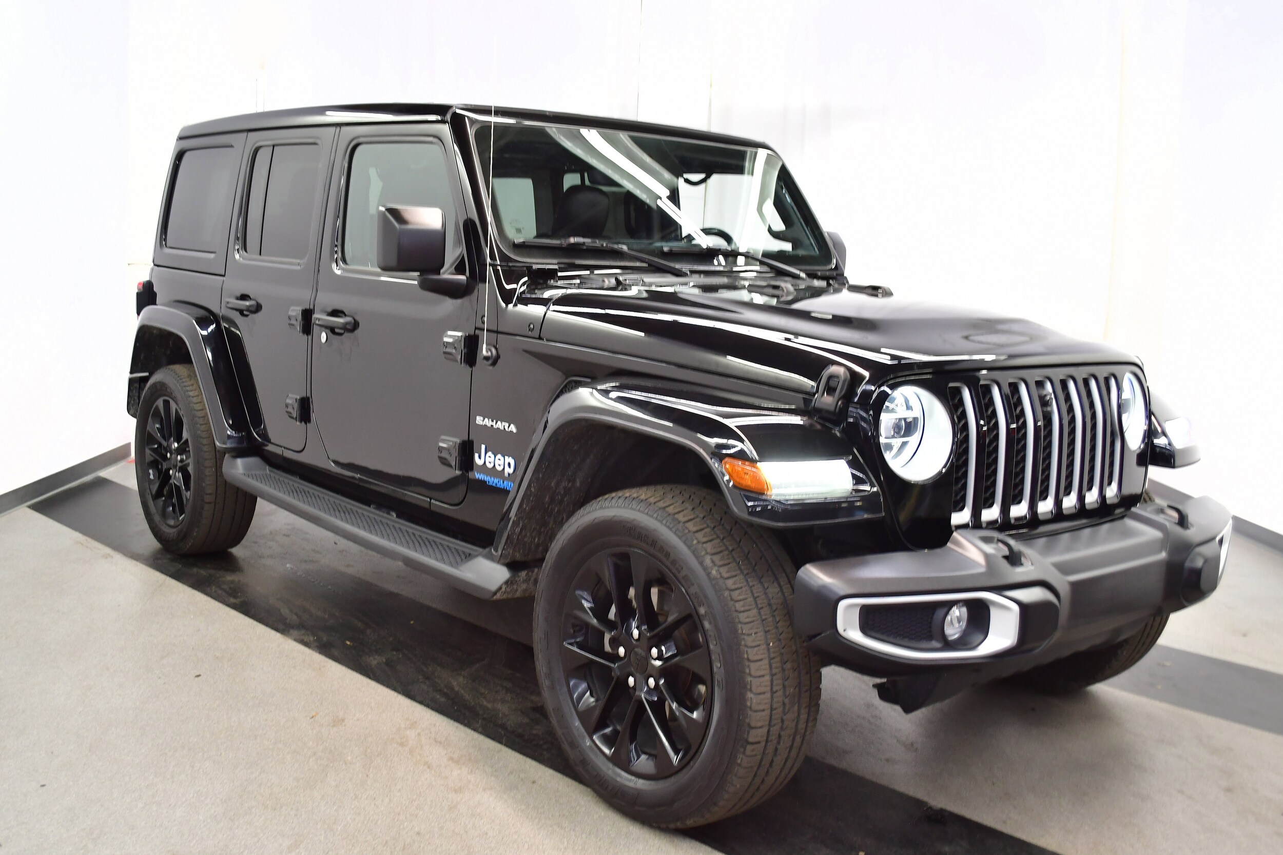 2021 Jeep Wrangler 4xe Unlimited Sahara photo 2