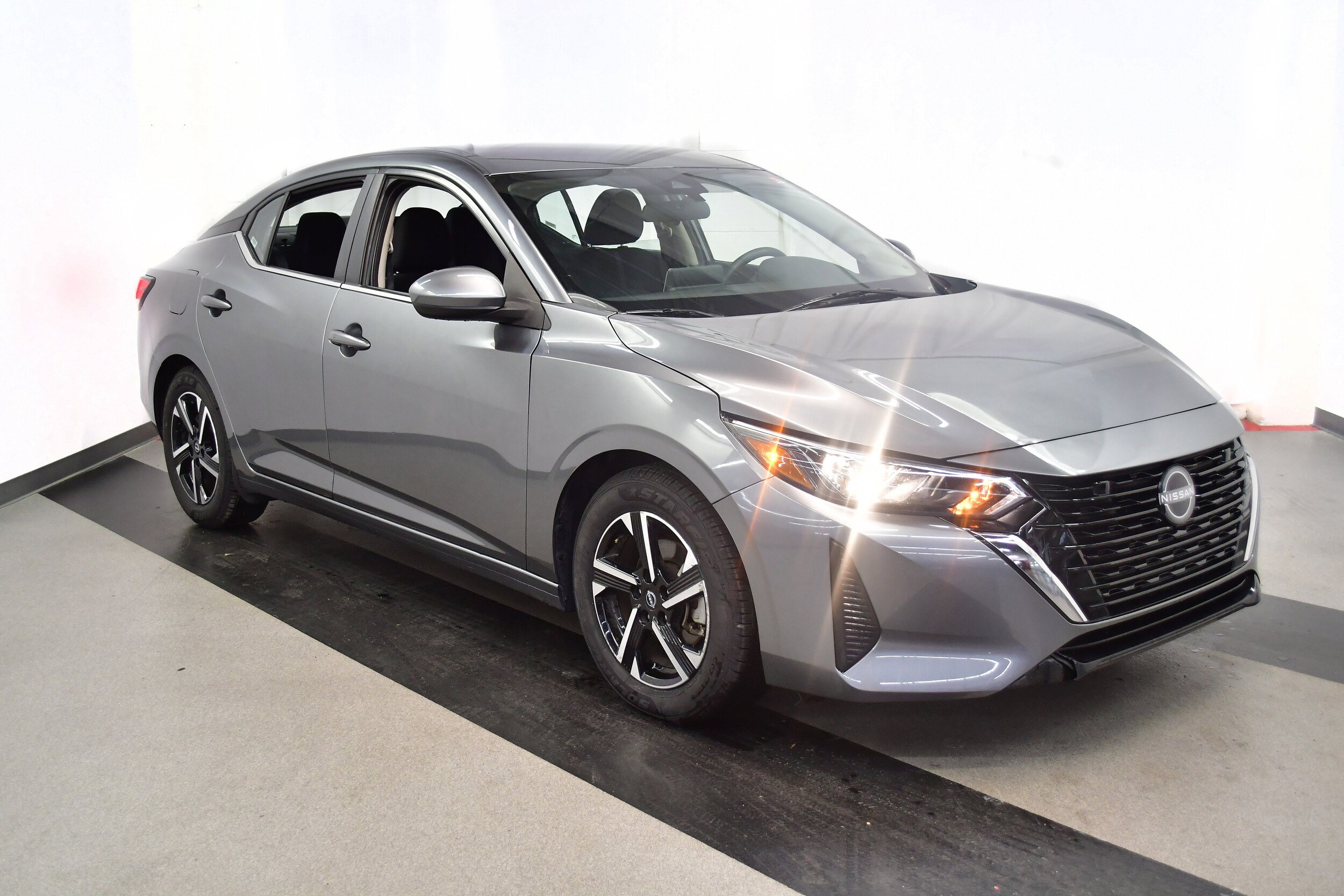 2024 Nissan Sentra SV photo 2