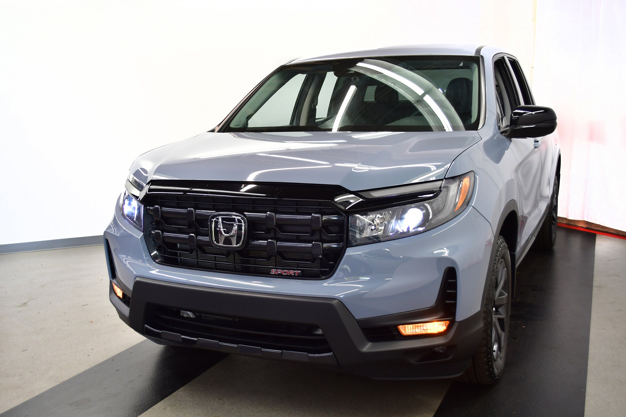2024 Honda Ridgeline Sport photo 3