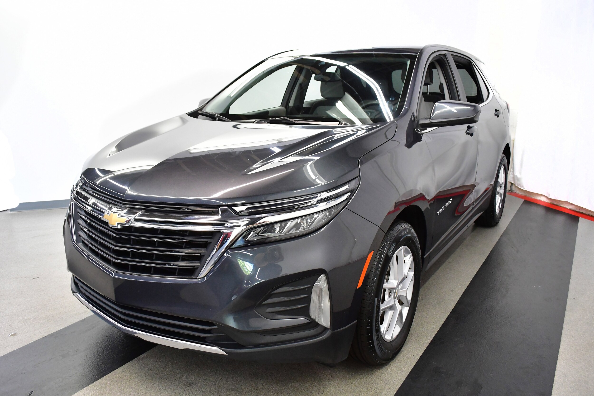 2023 Chevrolet Equinox LT photo 4