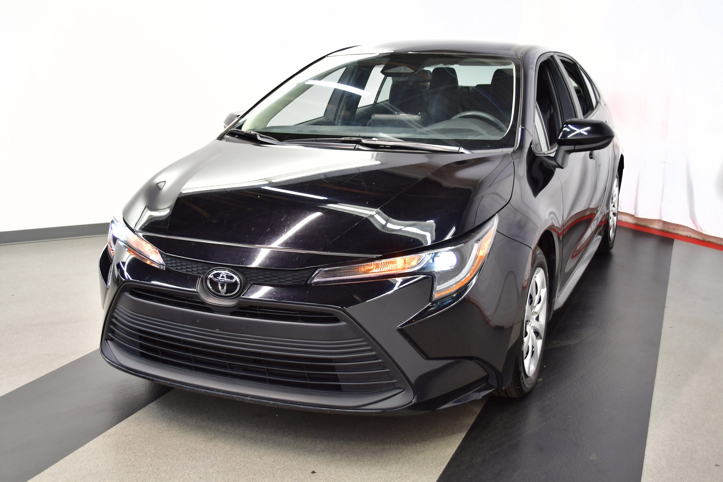 2024 Toyota Corolla LE photo 4