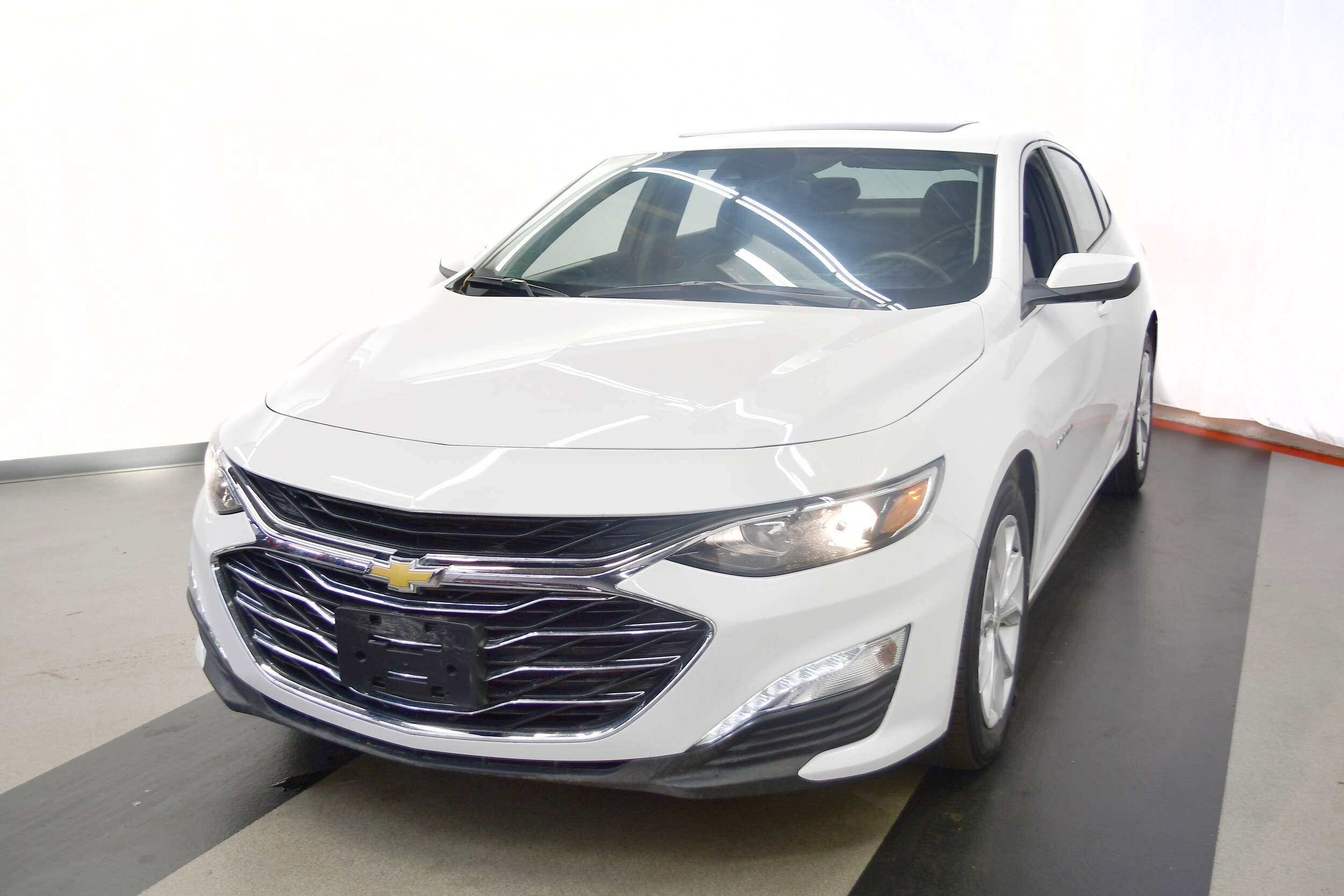 2024 Chevrolet Malibu 1LT photo 3