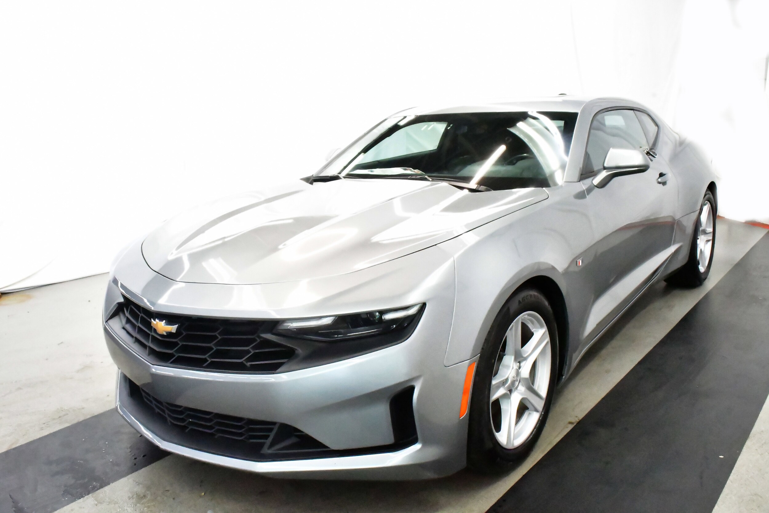 2023 Chevrolet Camaro 1LT photo 4