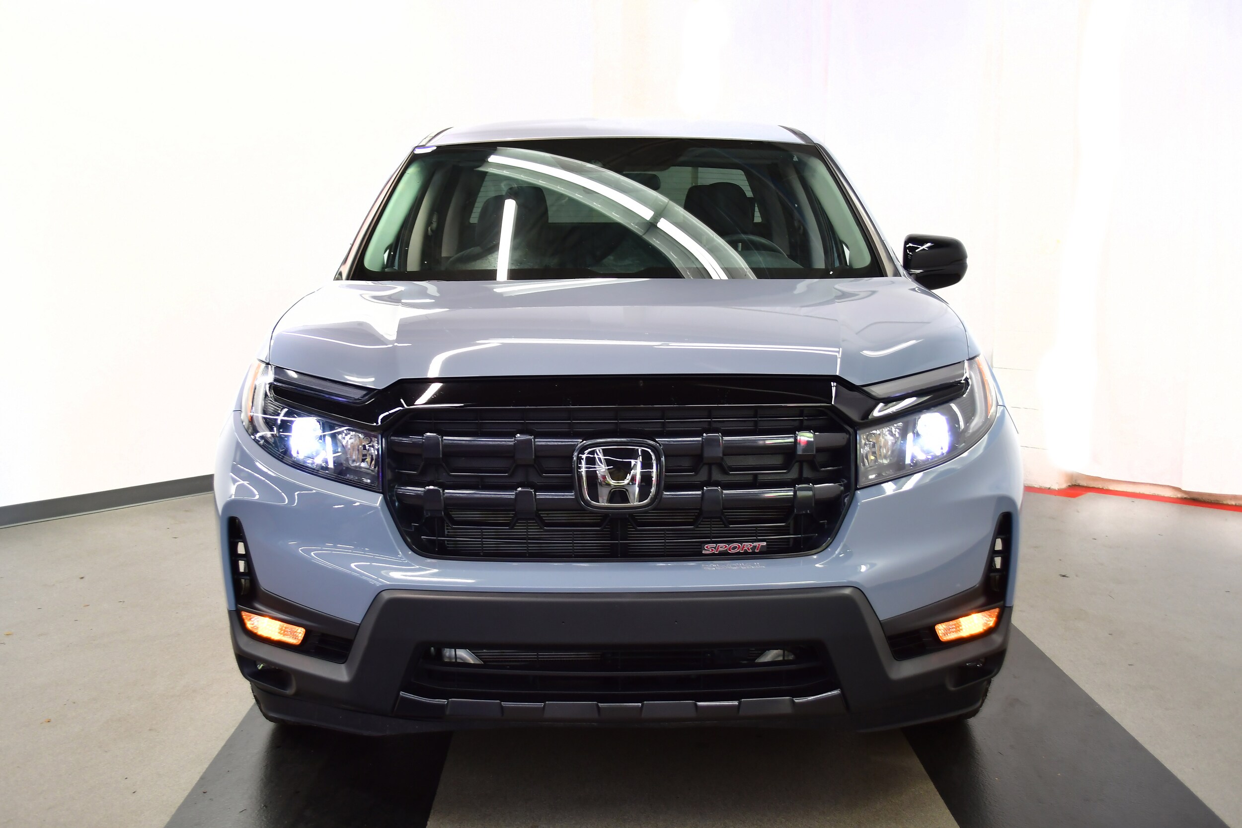 2024 Honda Ridgeline Sport photo 2