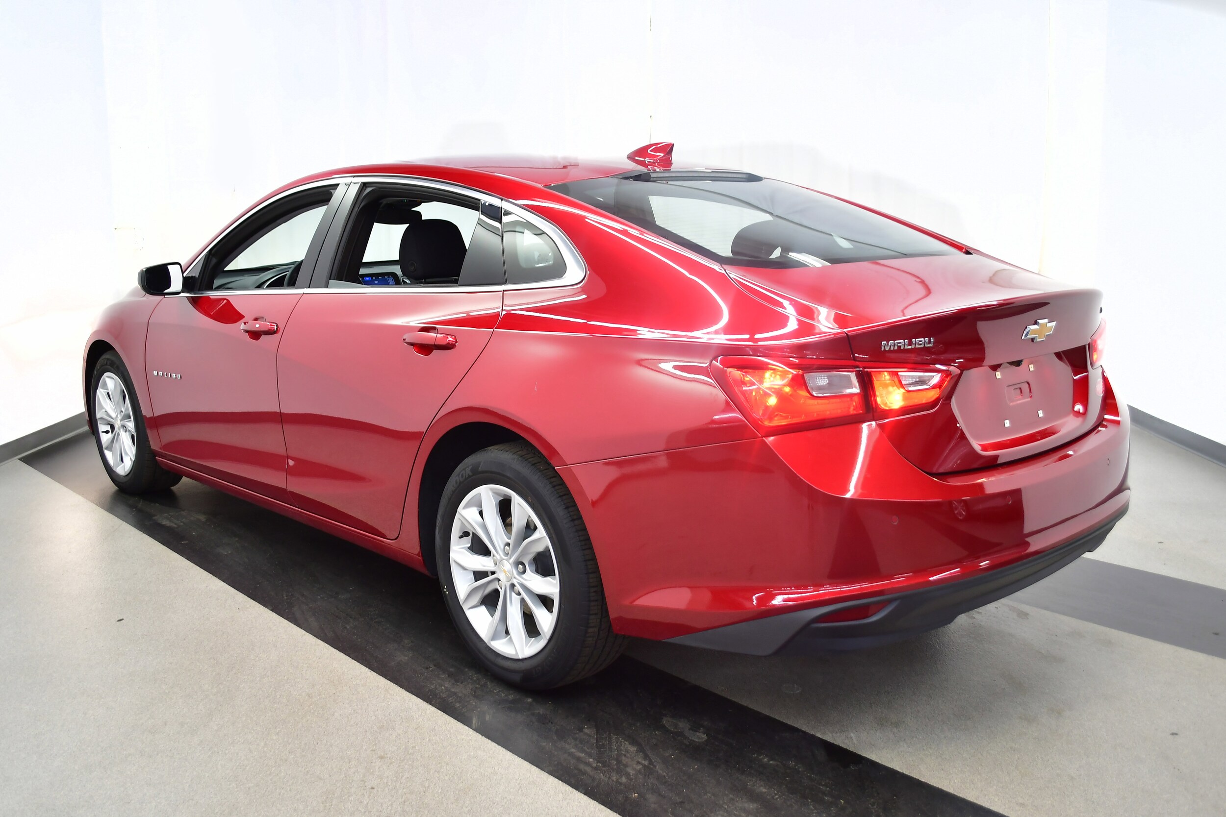 2024 Chevrolet Malibu 1LT photo 4