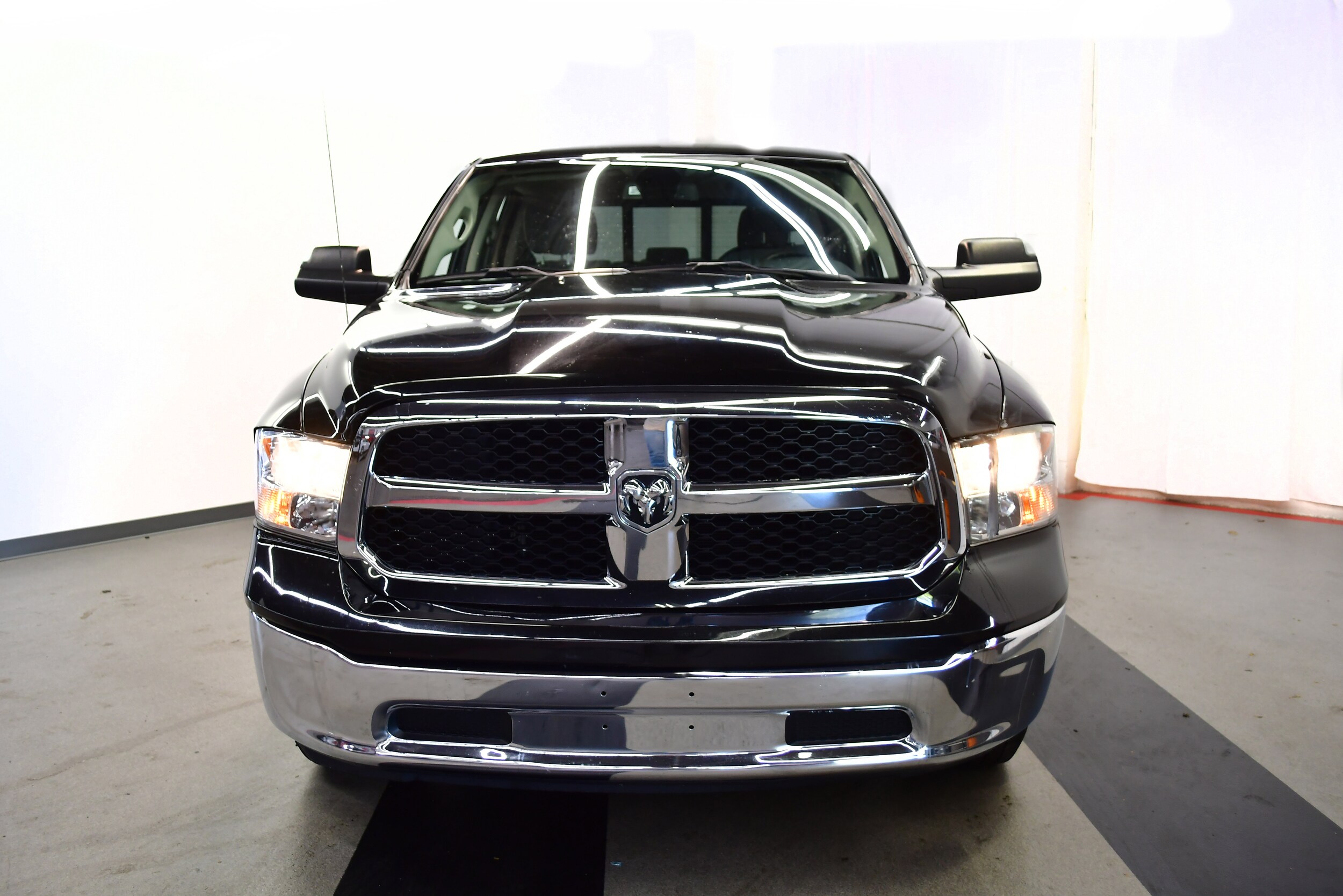 2023 Ram 1500 Classic SLT photo 2