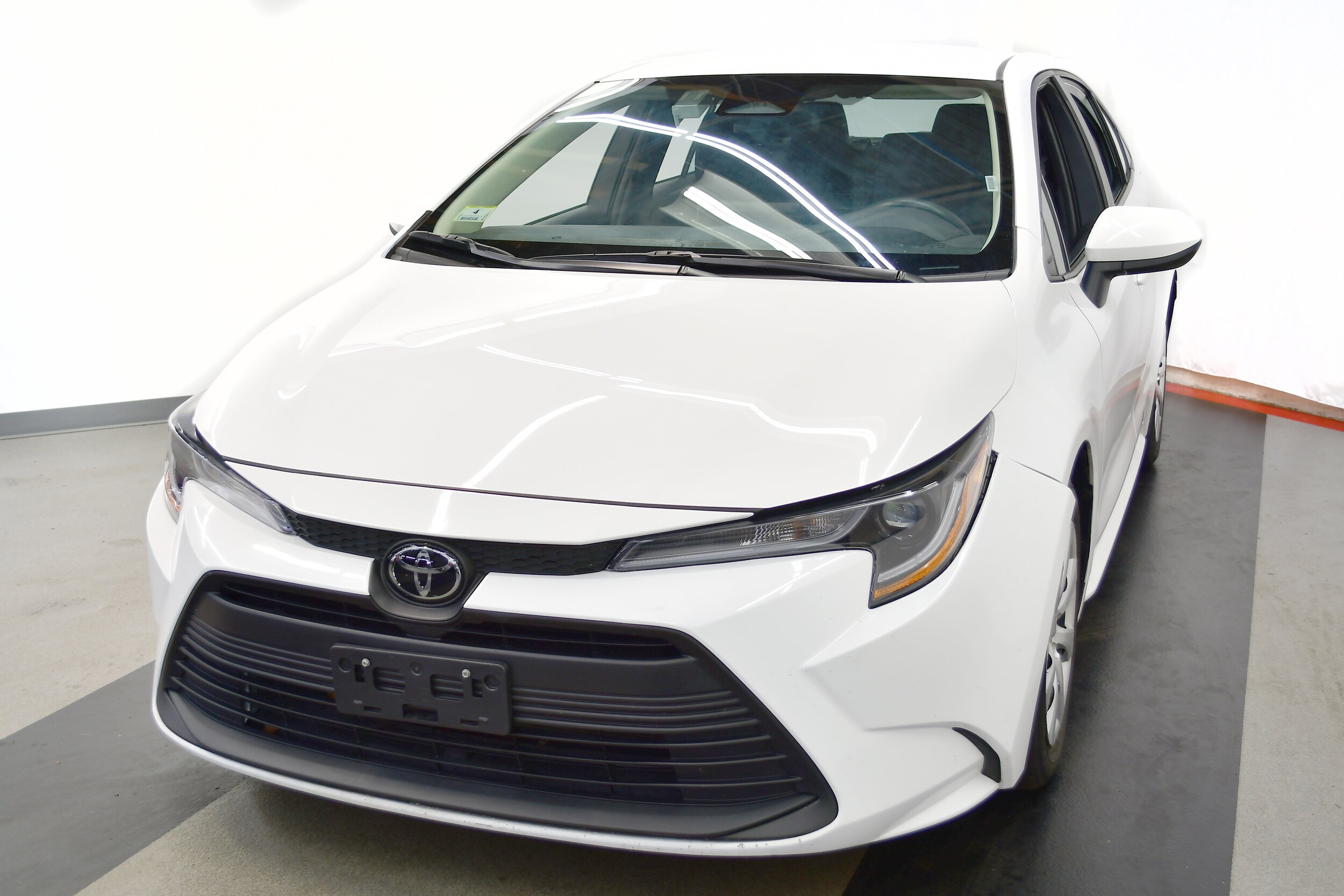 2024 Toyota Corolla LE photo 3