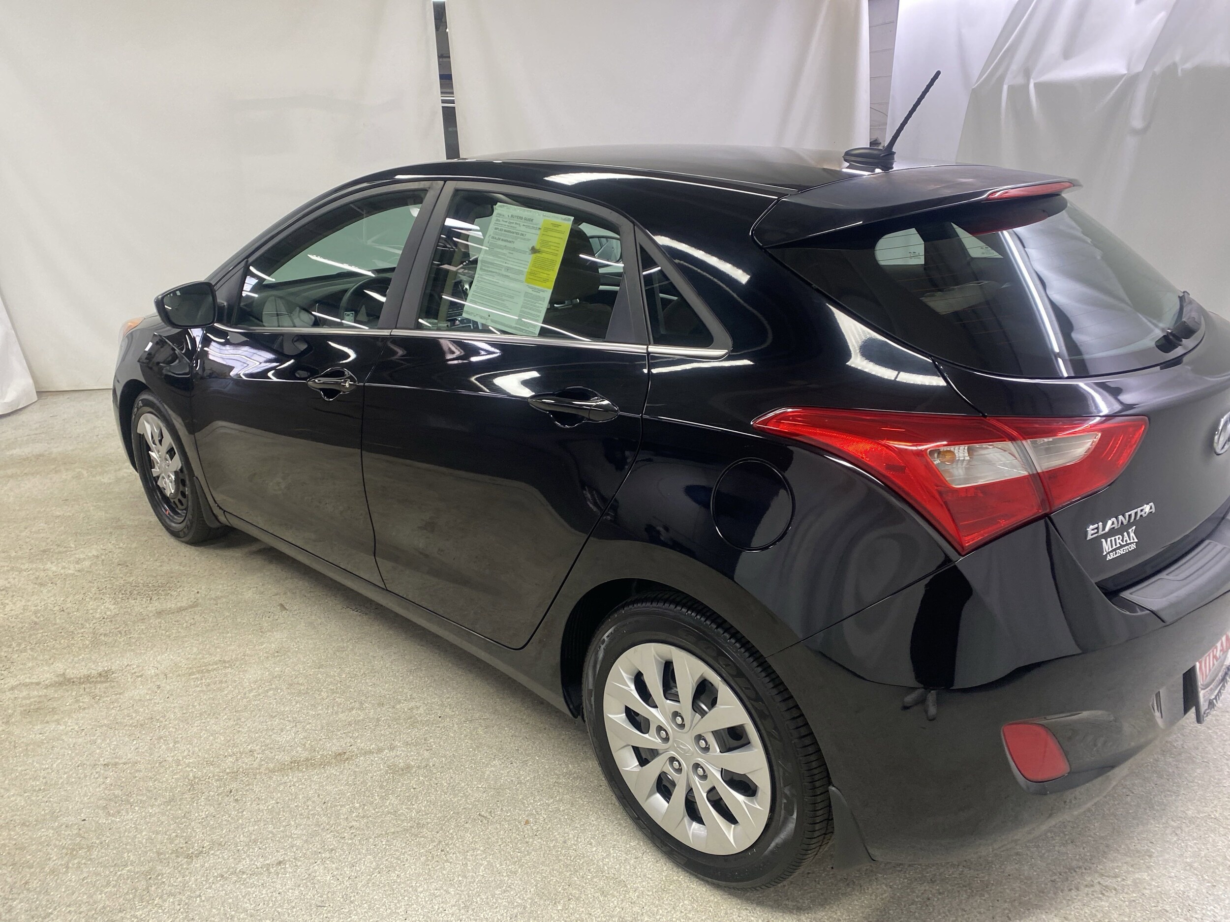 2016 Hyundai Elantra GT Base photo 3
