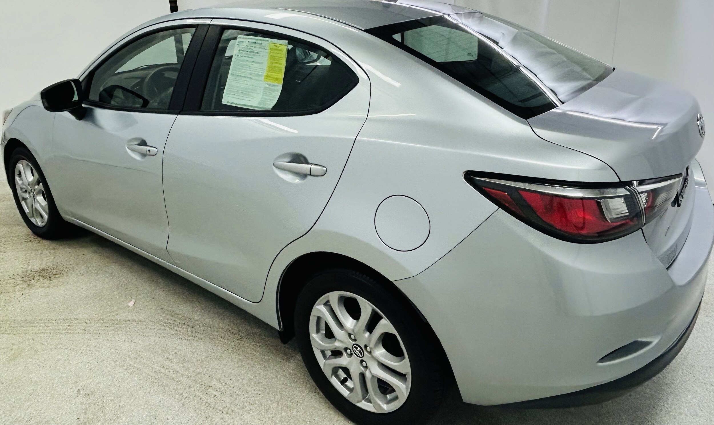 2017 Toyota Yaris iA Base photo 2