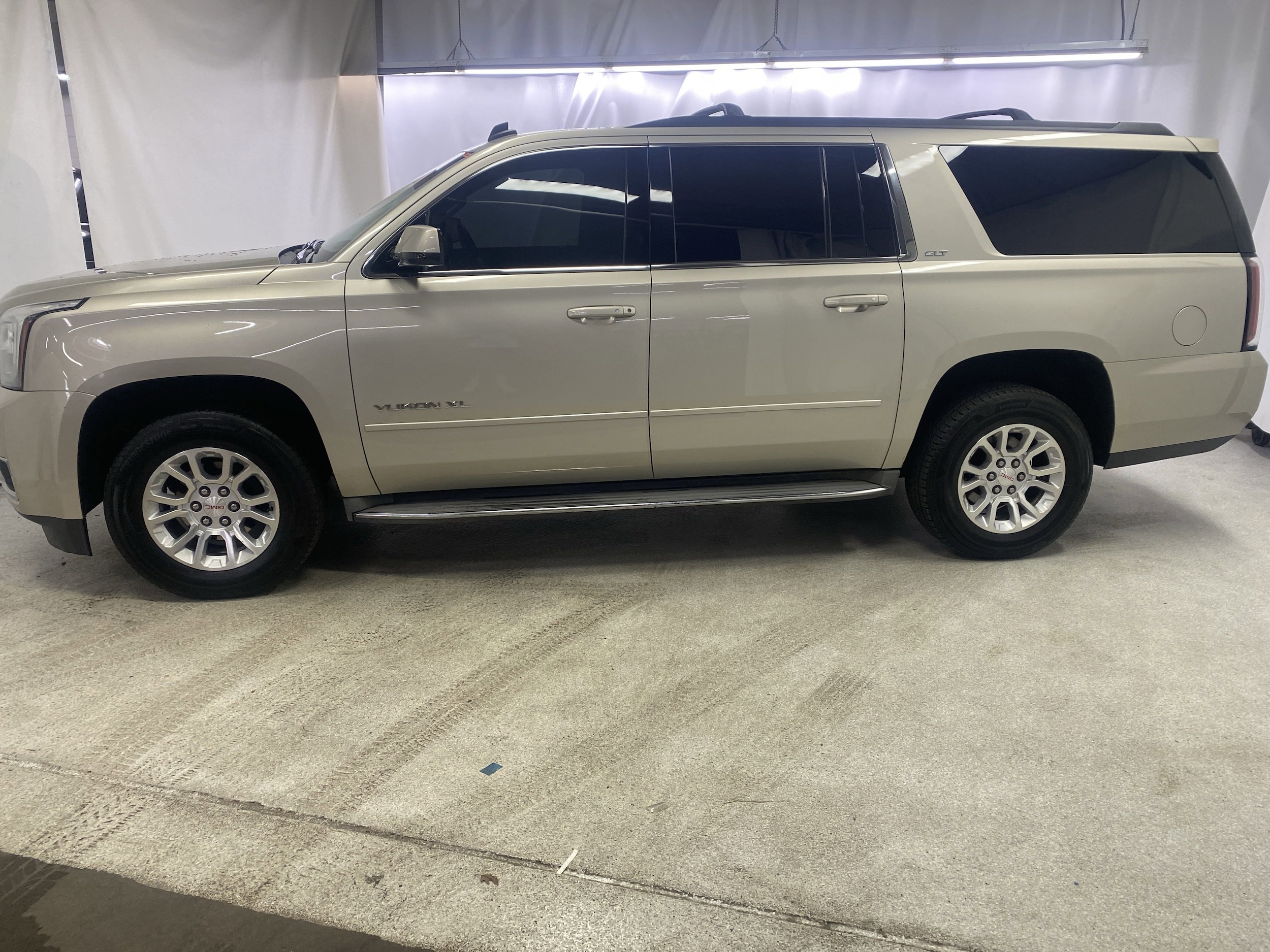 Used 2015 GMC Yukon XL SLT with VIN 1GKS2HKC1FR285793 for sale in Arlington, MA