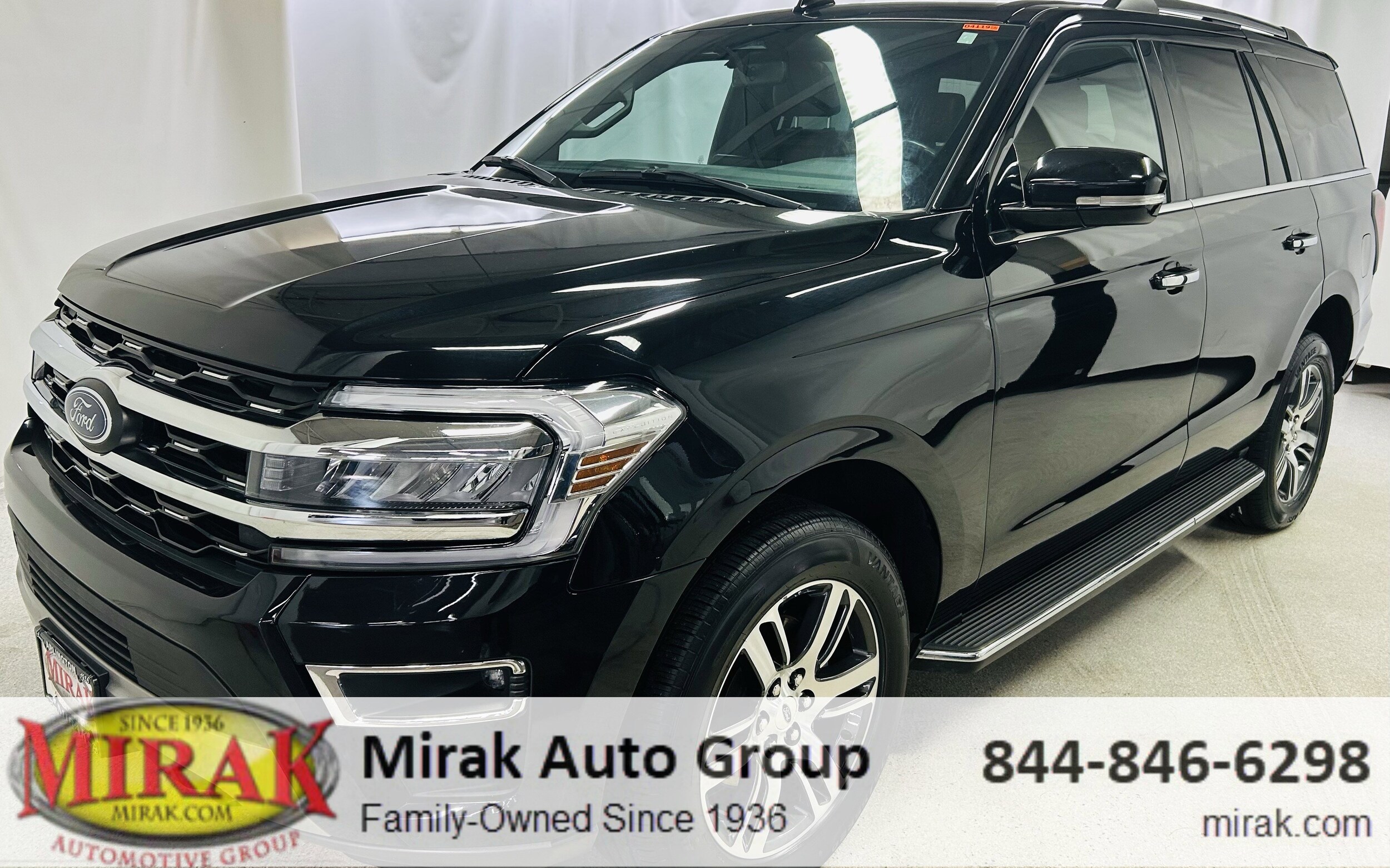 2023 Ford Expedition Limited's photo