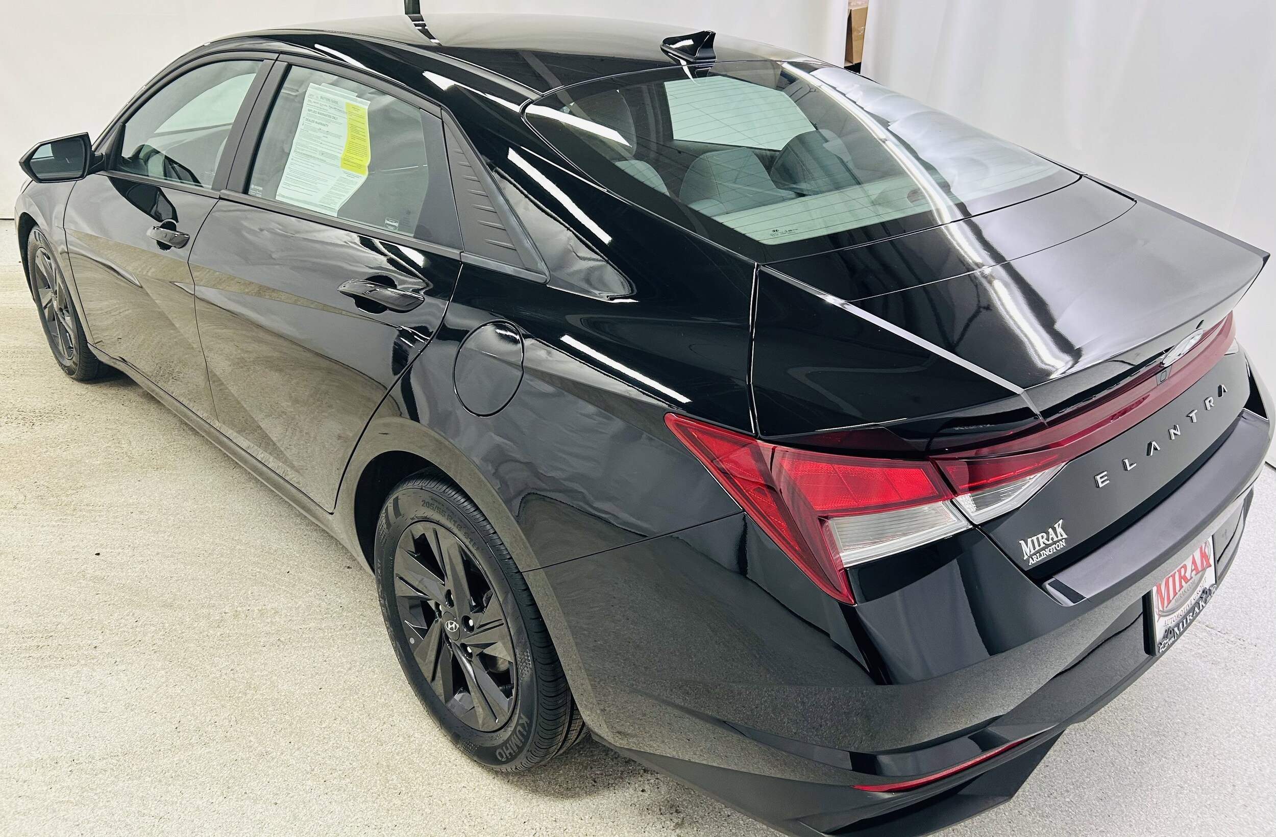 2021 Hyundai Elantra SEL photo 2