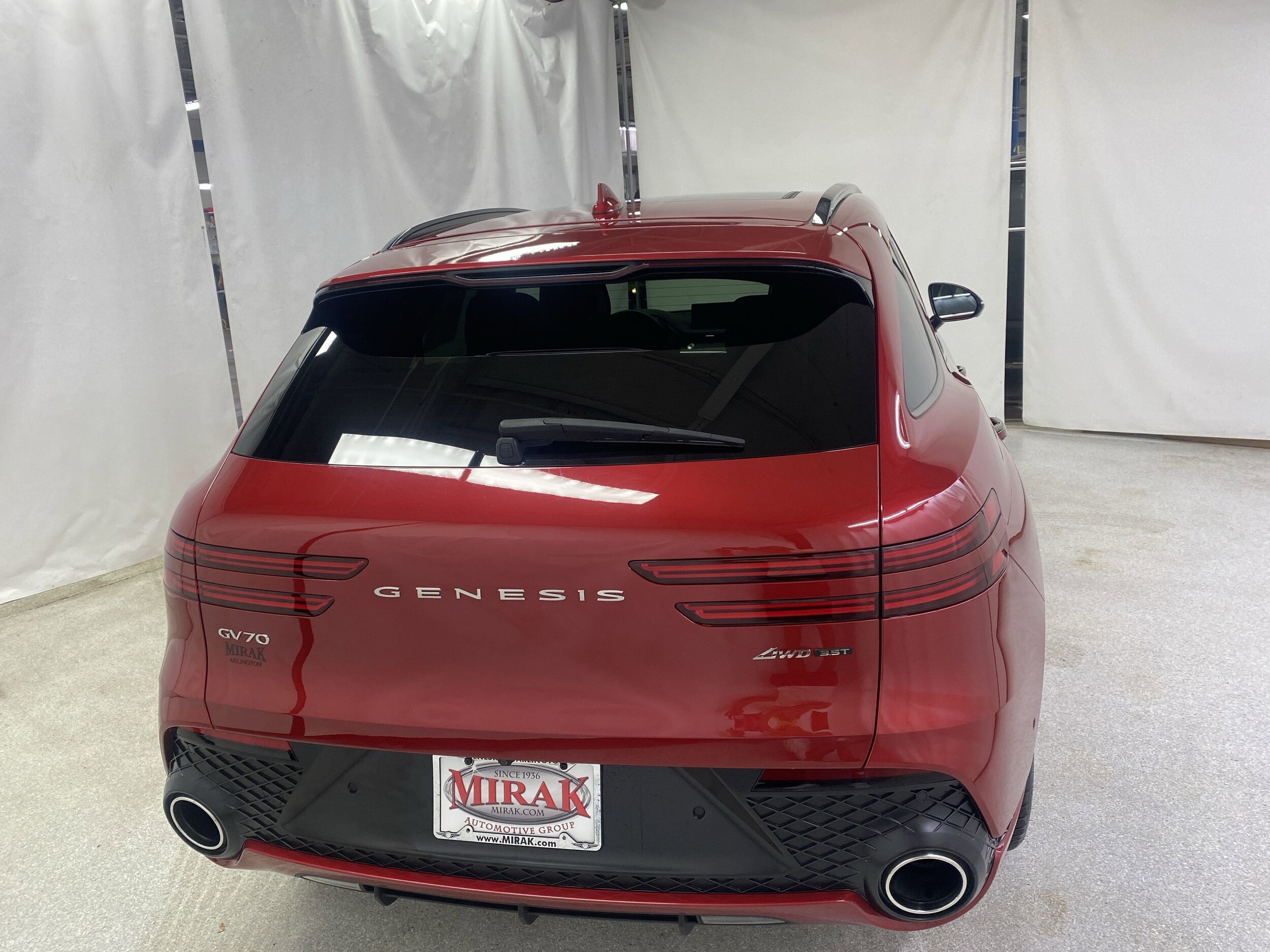 2024 Genesis GV70 3.5T Sport photo 4