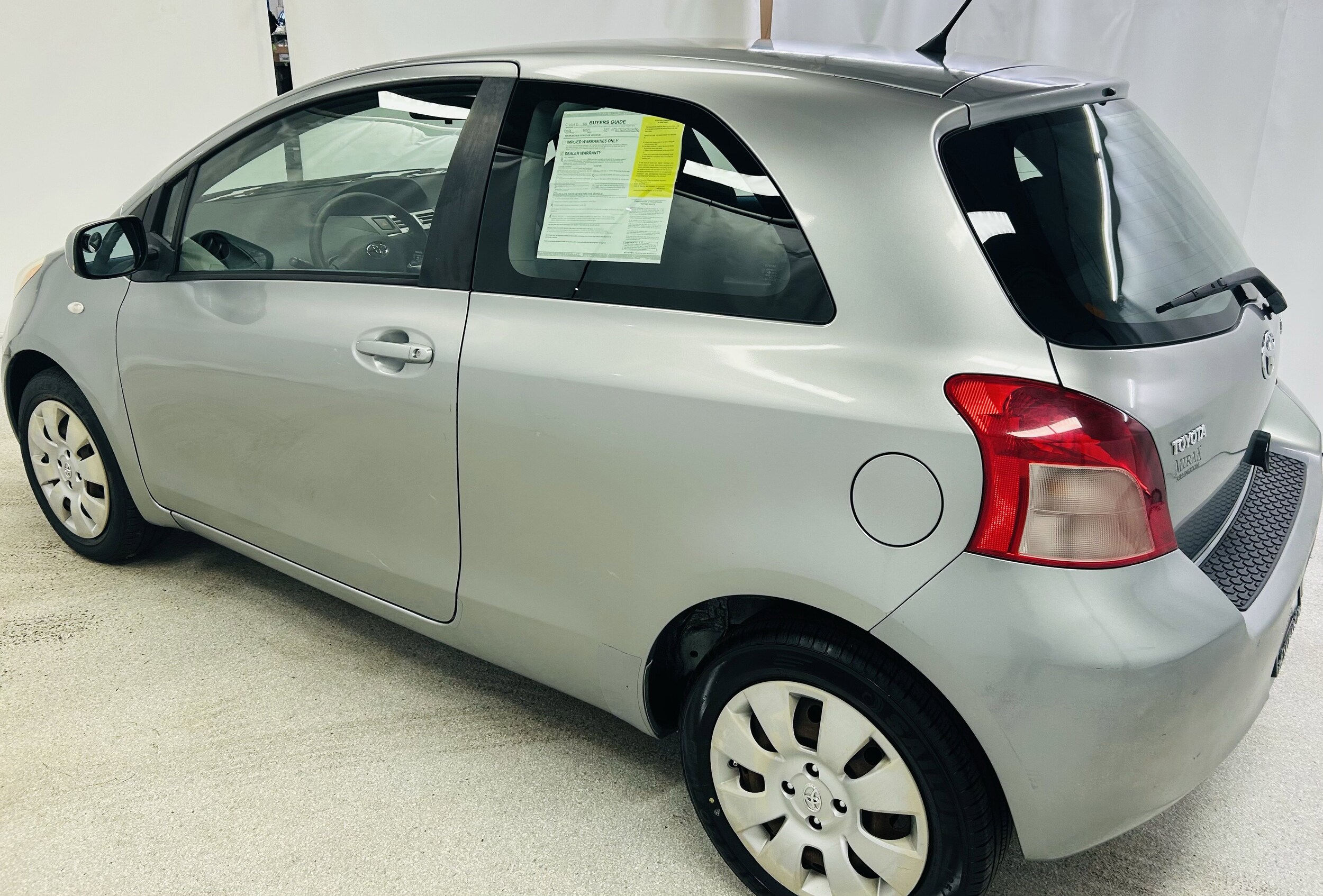 2007 Toyota Yaris photo 2