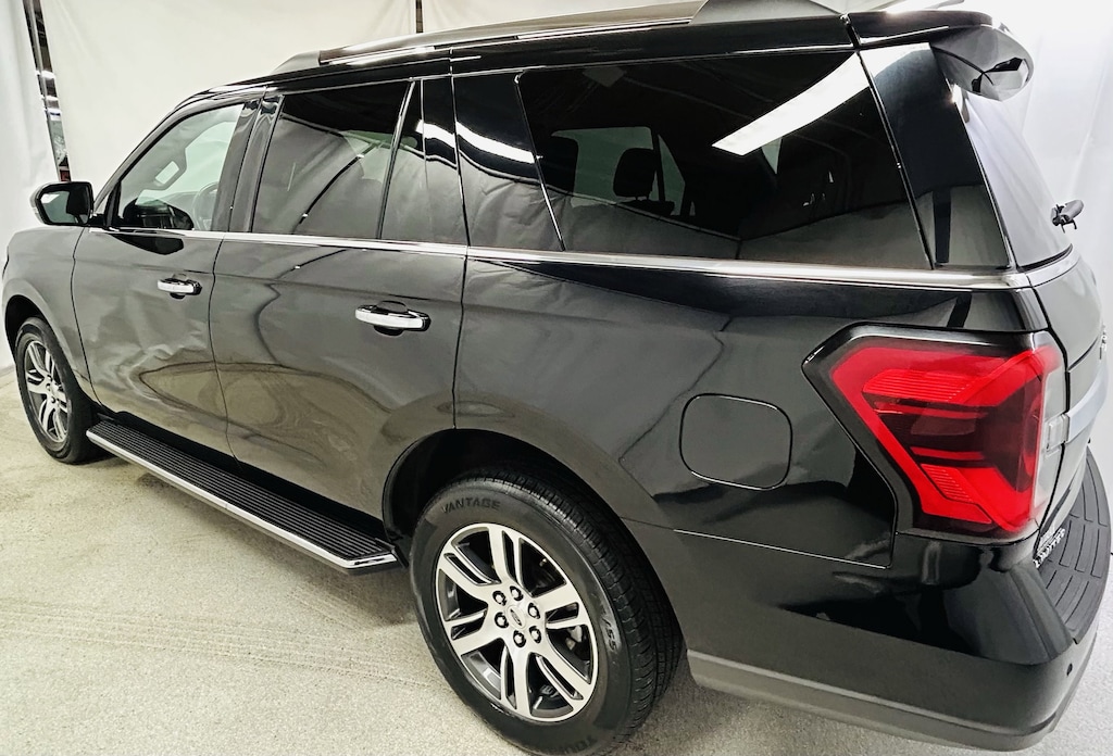 Used 2023 Ford Expedition Limited